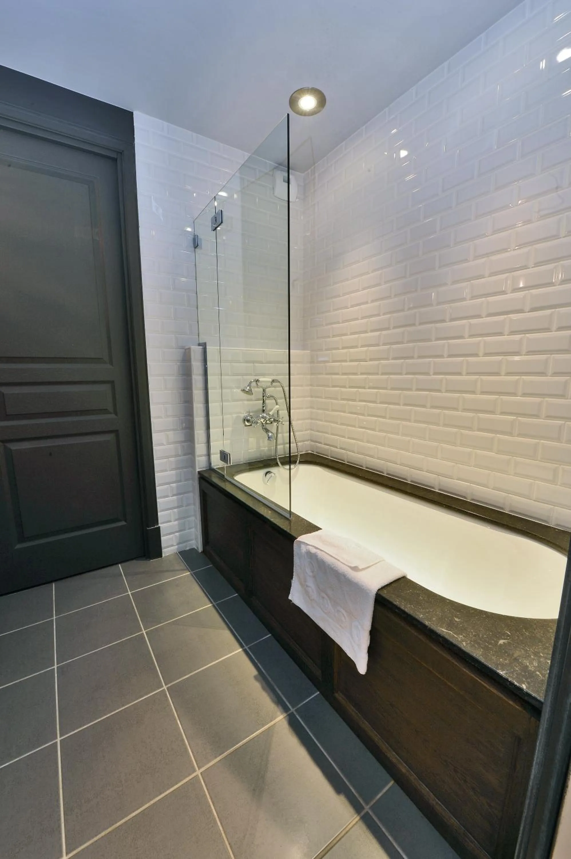 Bathroom in Maison de Famille Les 5 Frères