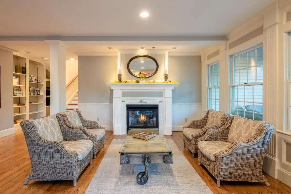 Lobby or reception in Chatham Wayside Inn