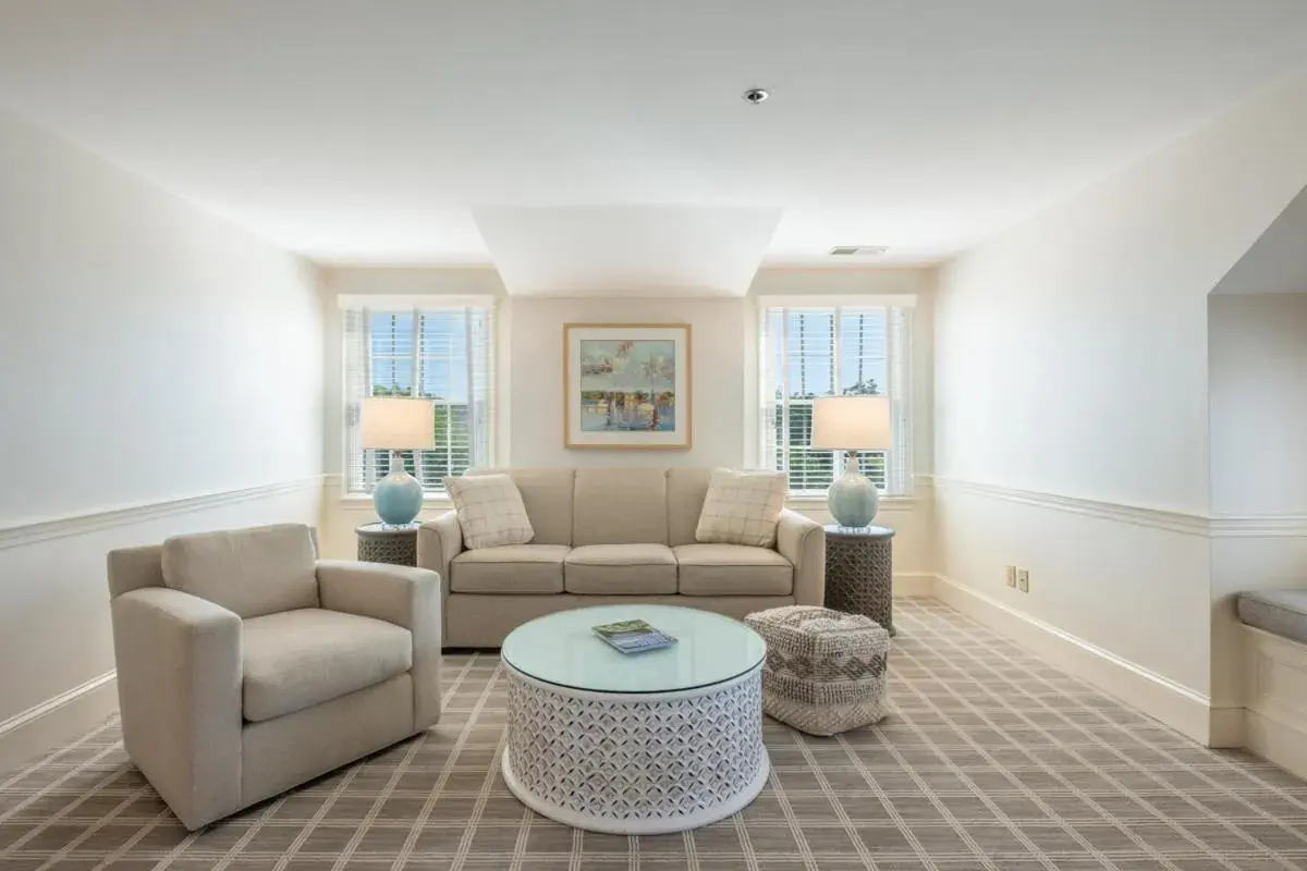 Deluxe Suite in Chatham Wayside Inn Deluxe Suite in Chatham Wayside Inn