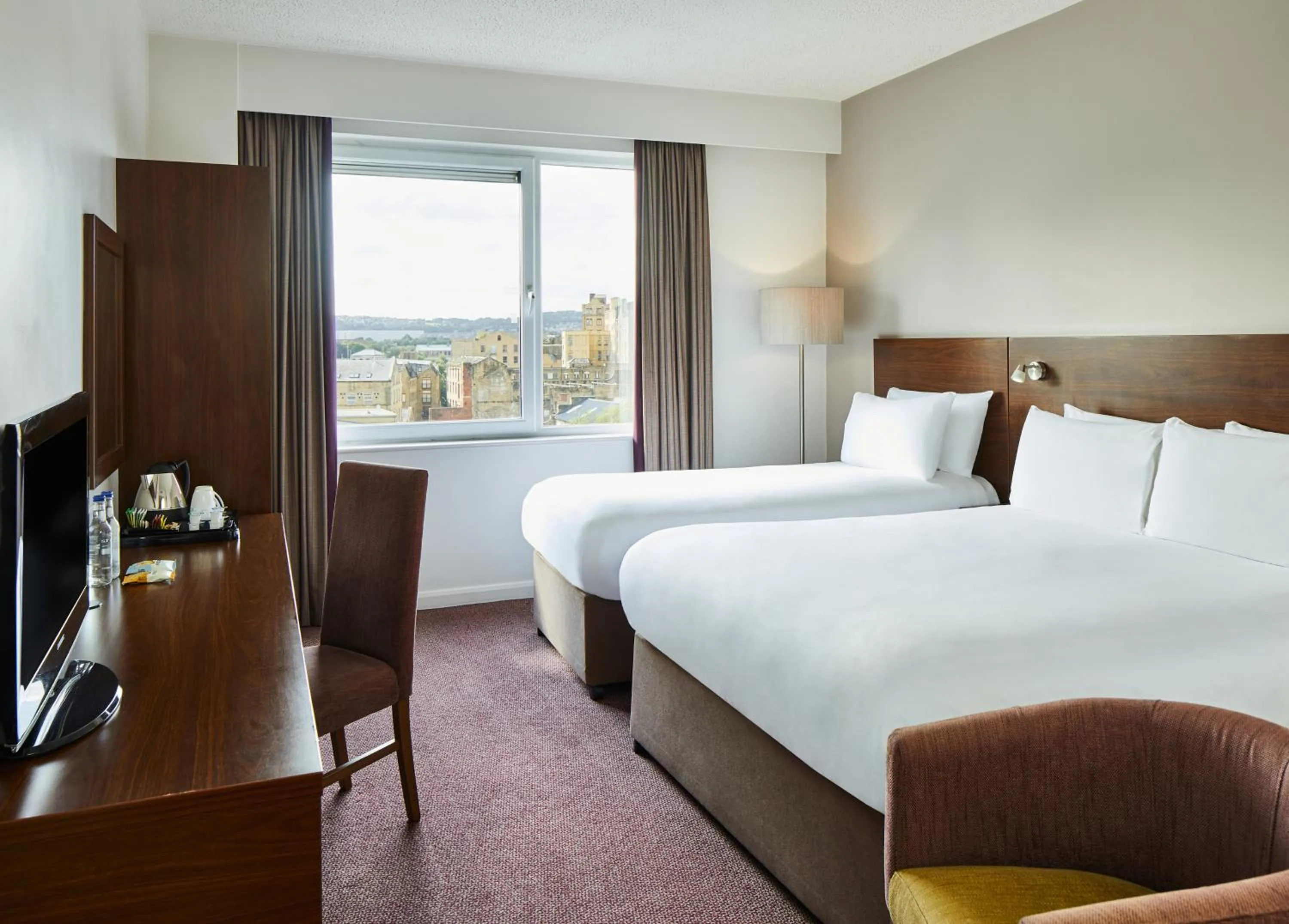 Bed in Leonardo Hotel Bradford