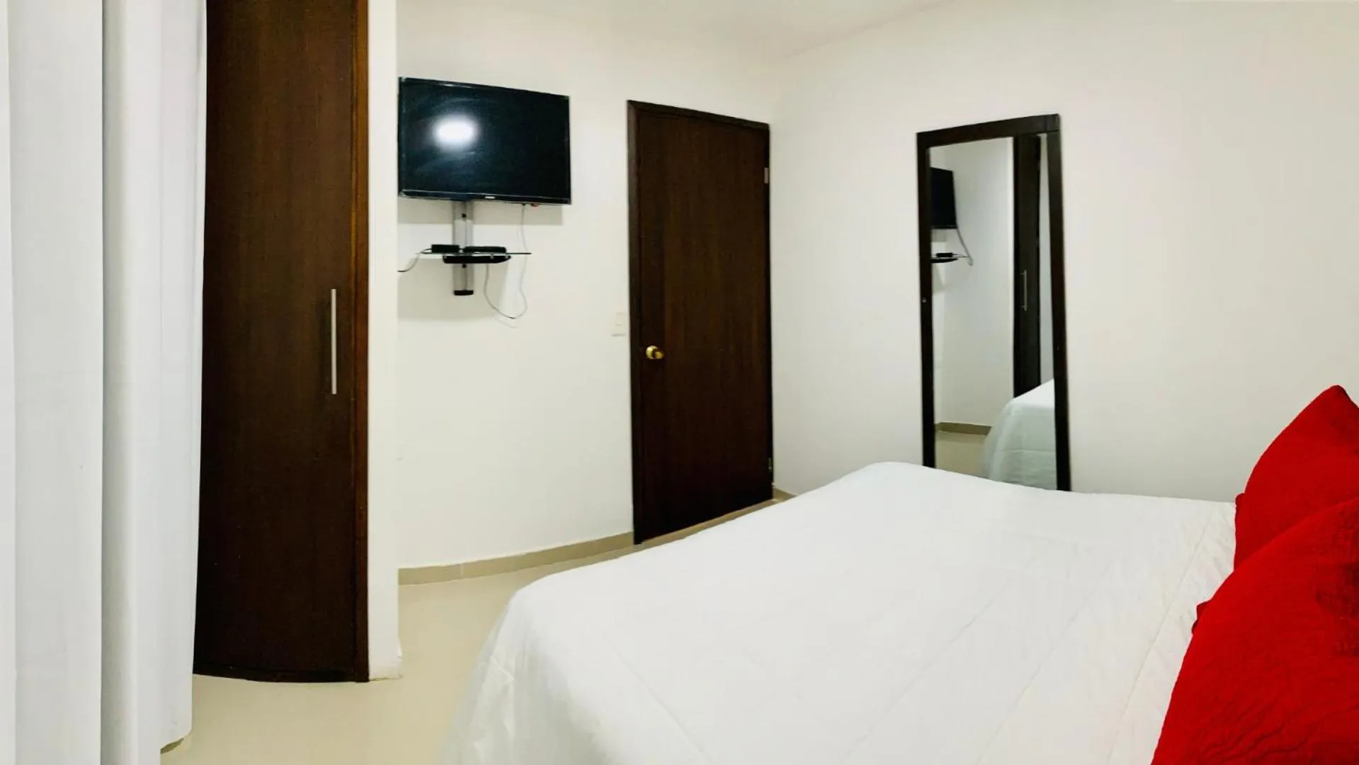 Photo of the whole room, Bed in Apartahotel Bahia Tropical III