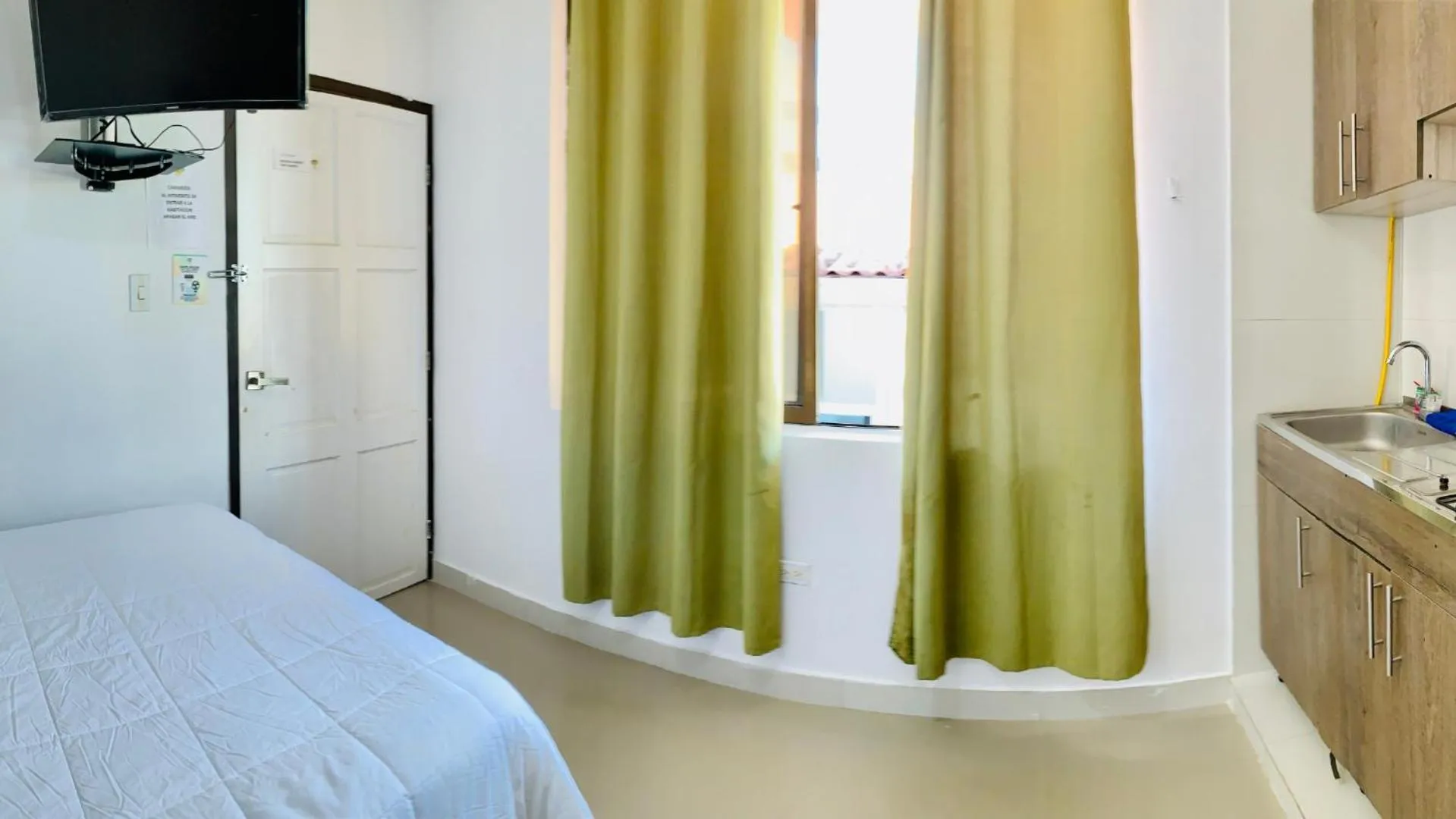 Photo of the whole room, Bed in Apartahotel Bahia Tropical III