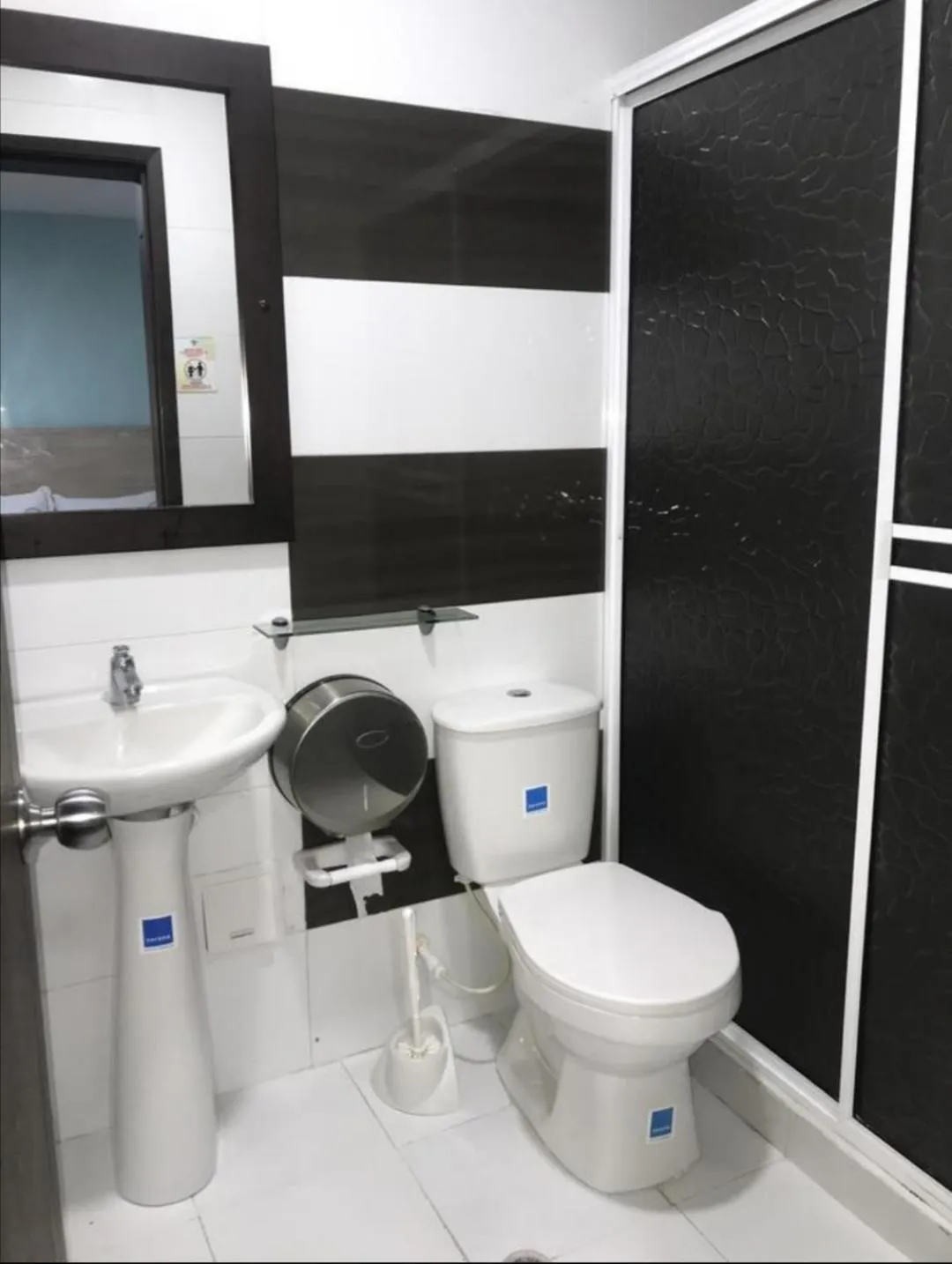 Bathroom in Apartahotel Bahia Tropical III