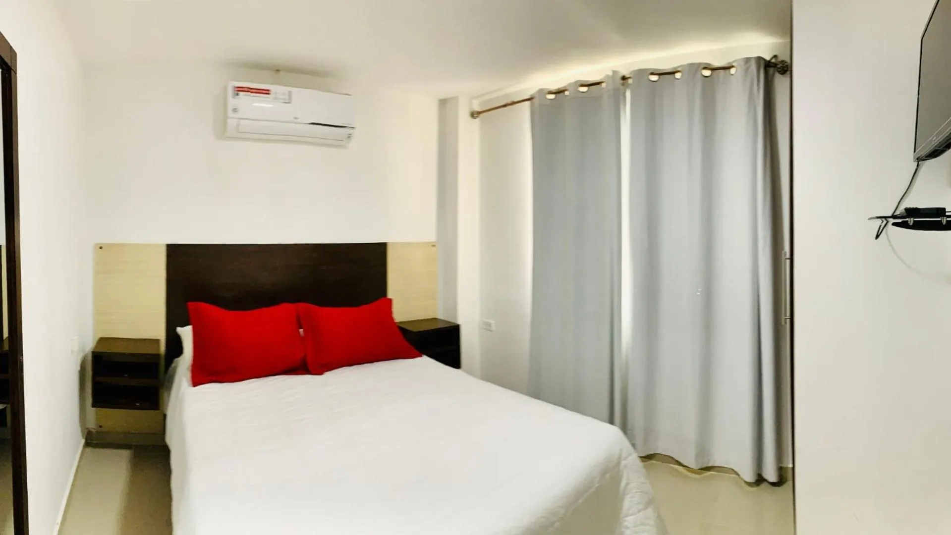 Photo of the whole room, Bed in Apartahotel Bahia Tropical III