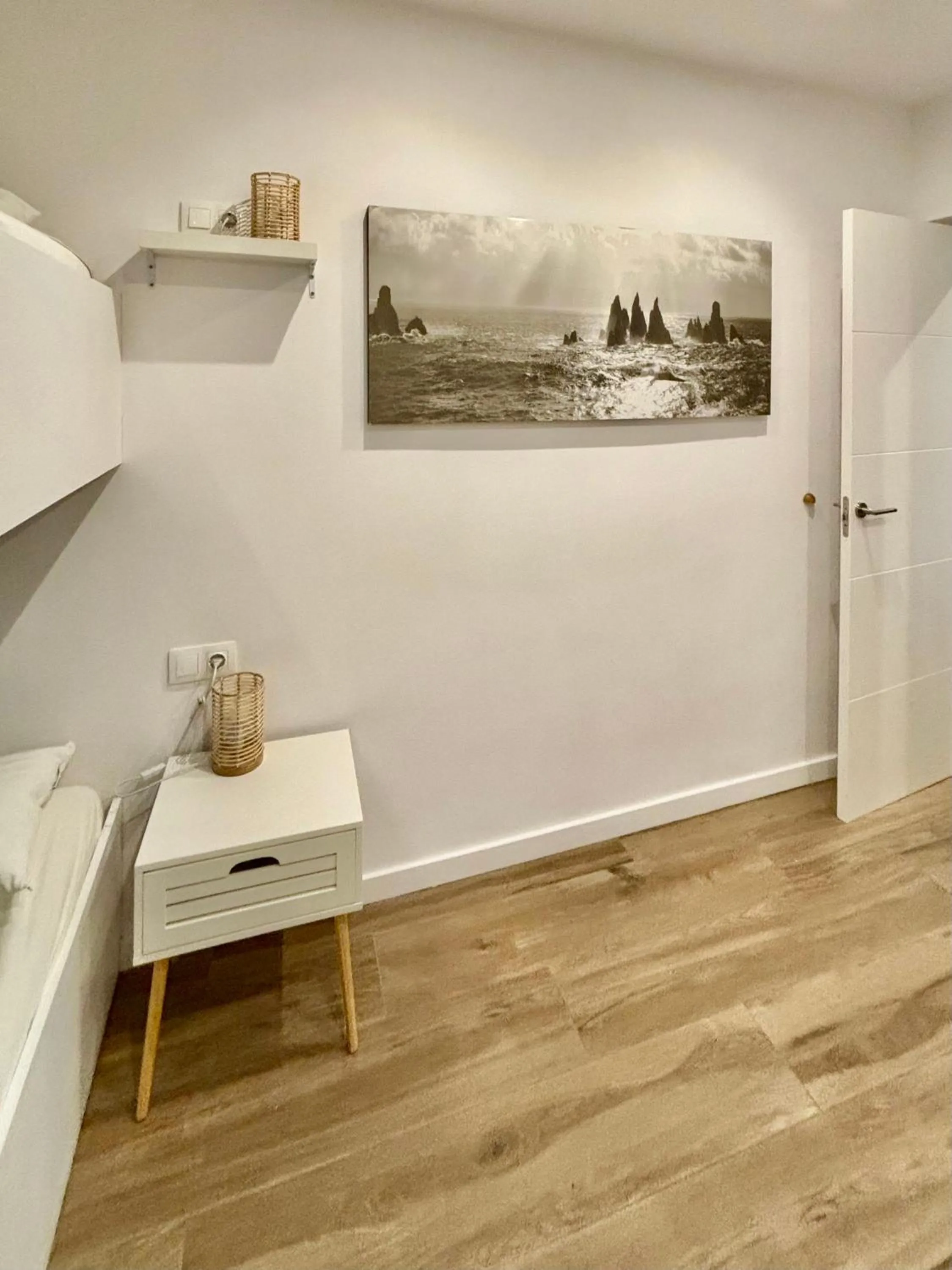 Photo of the whole room in VistaBonitaHome