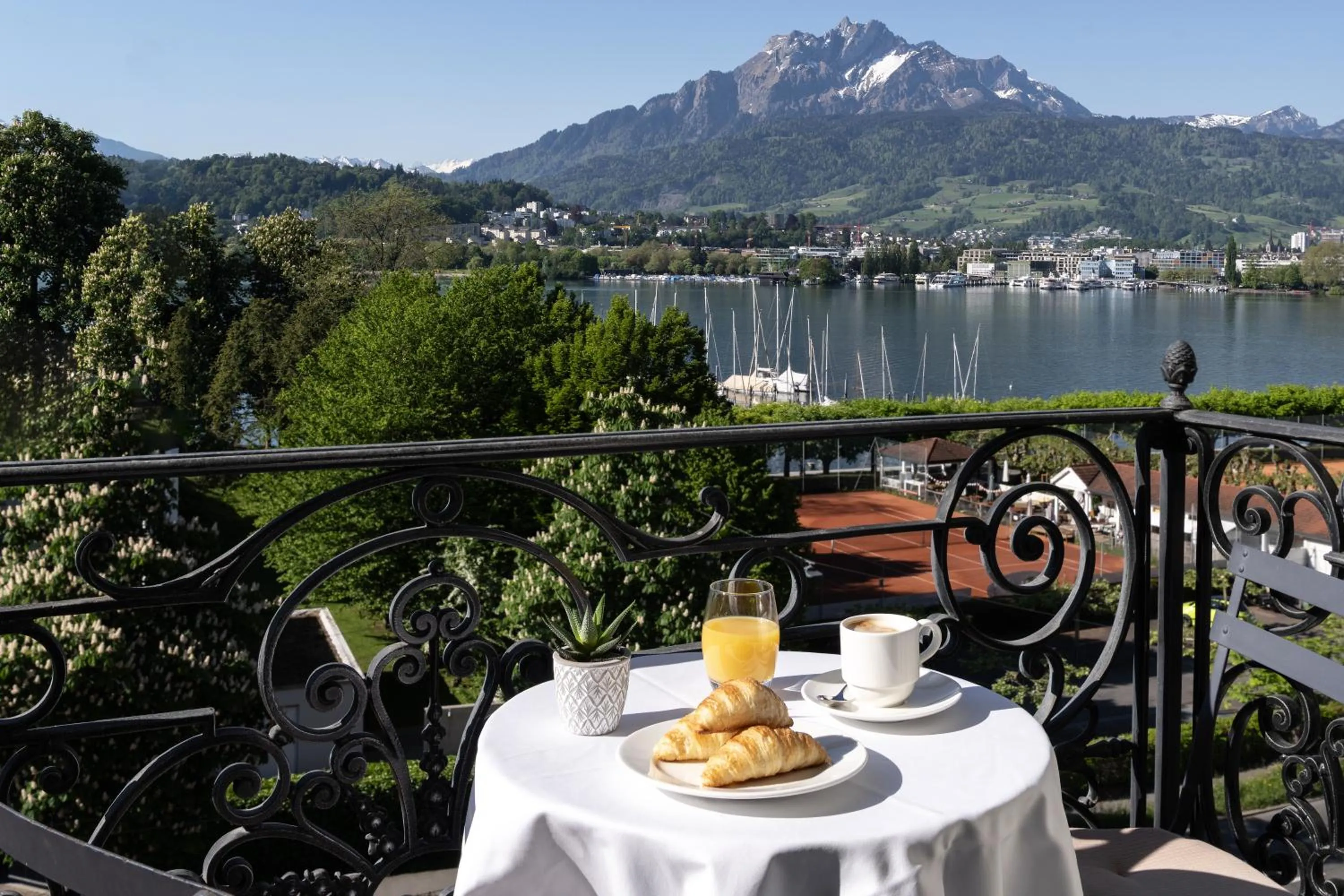 Property building in Grand Hotel Europe