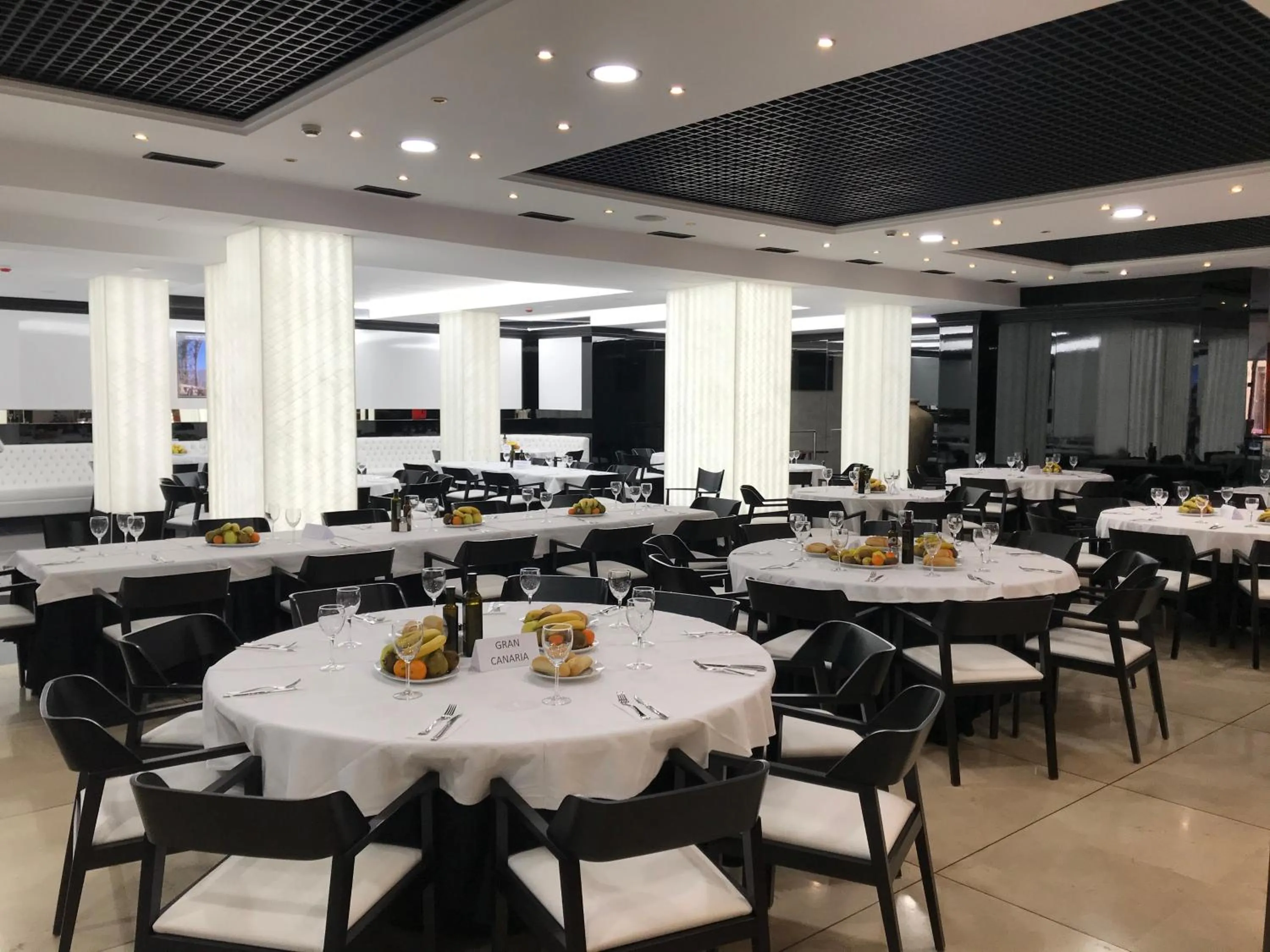 Restaurant/places to eat in Hotel Benetusser