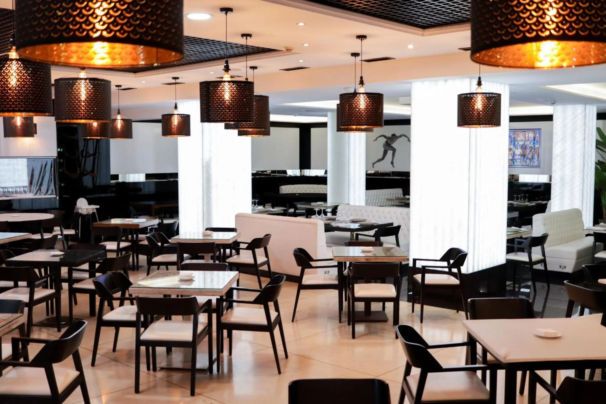 Restaurant/places to eat in Hotel Benetusser