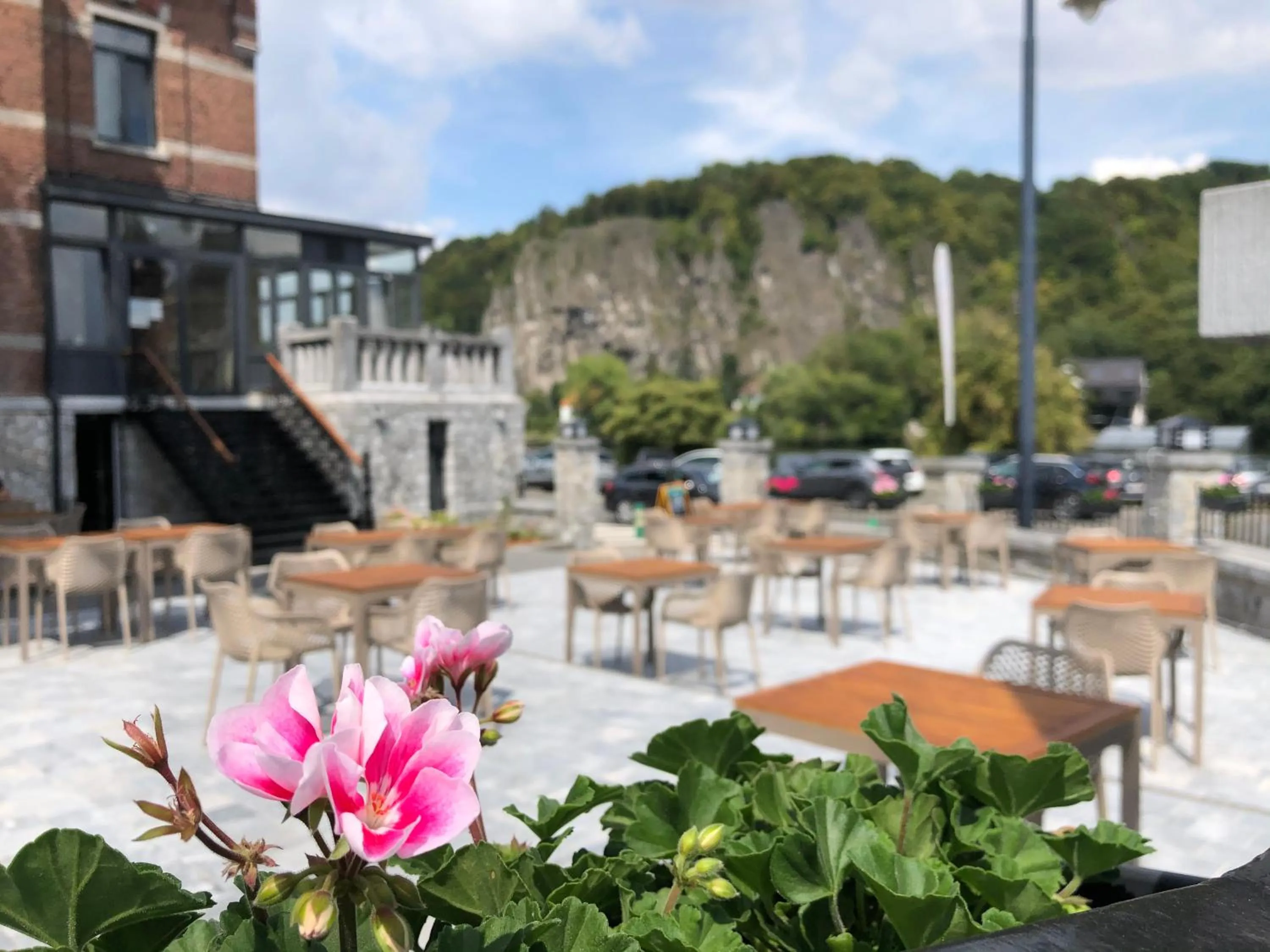 Patio in Mes Caprices B&B Villa Mosan Bord de Meuse
