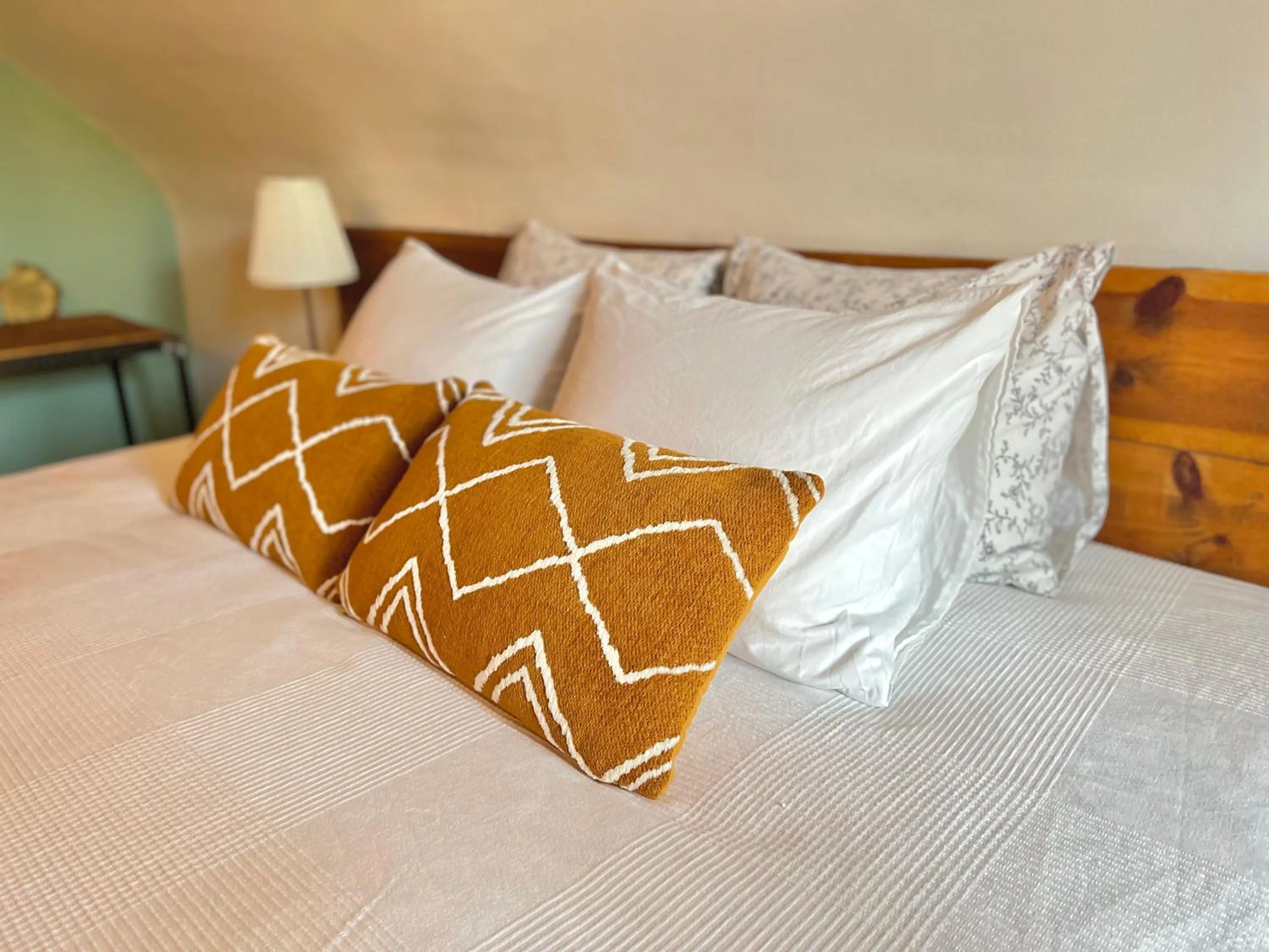 Bed in Mes Caprices B&B Villa Mosan Bord de Meuse