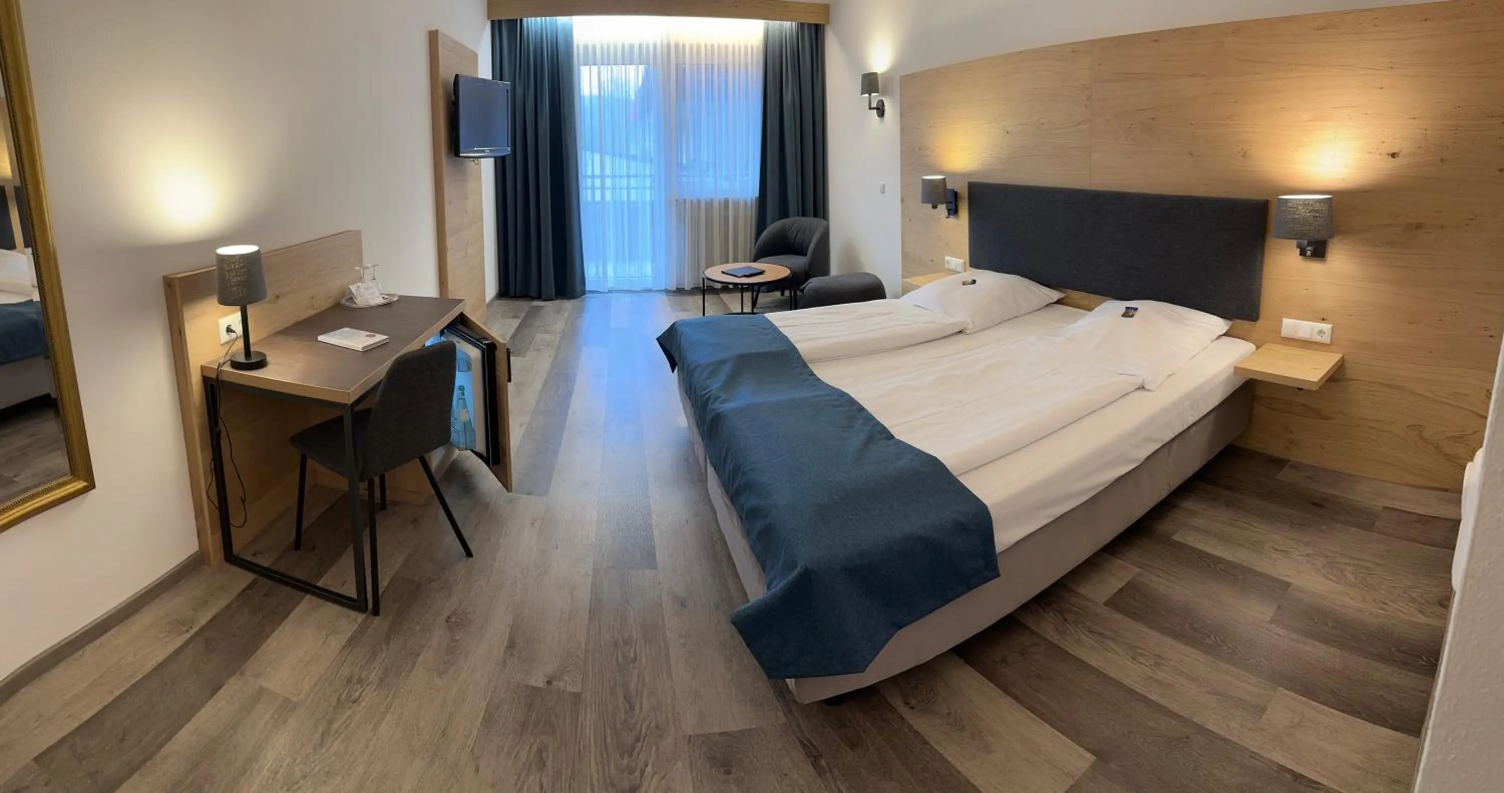 Photo of the whole room, Bed in Hotel Räucherhansl