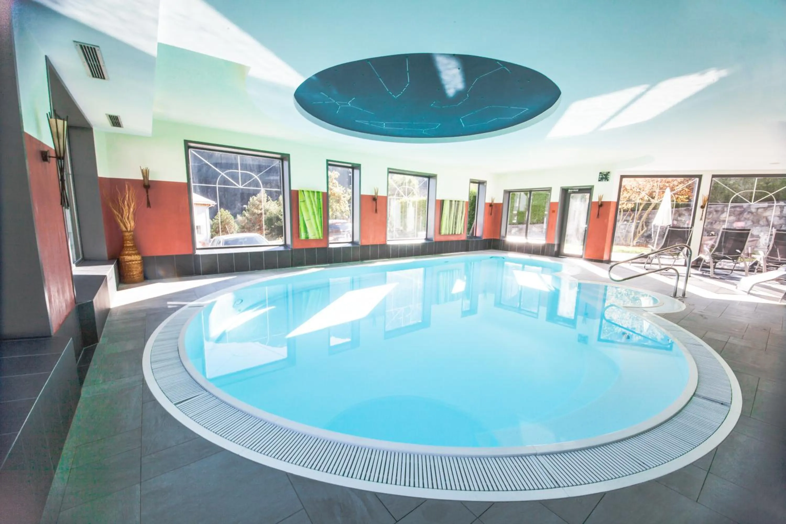 Swimming pool in Wellnesshotel Liun