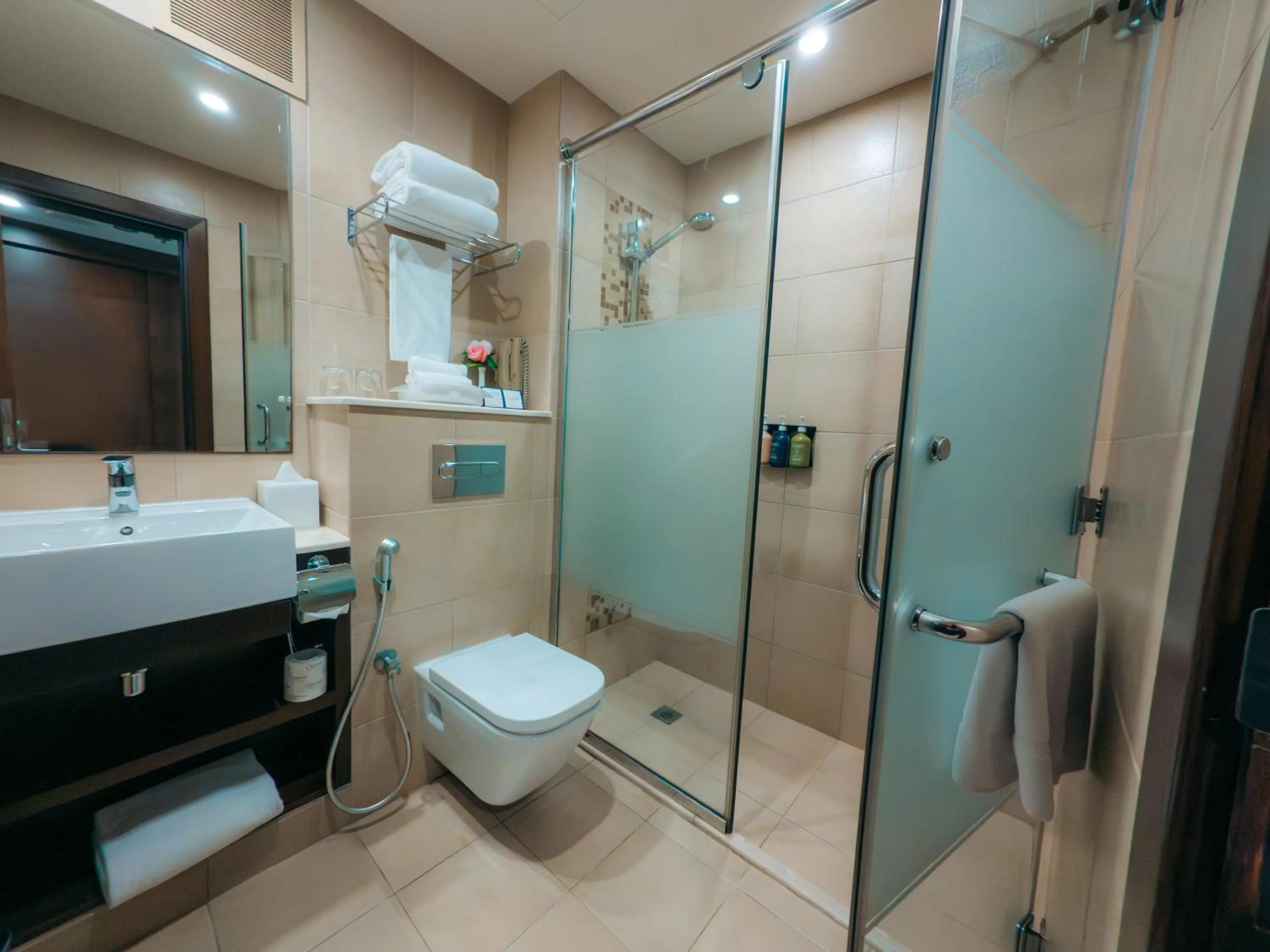 Bathroom in Copthorne Downtown by Millennium