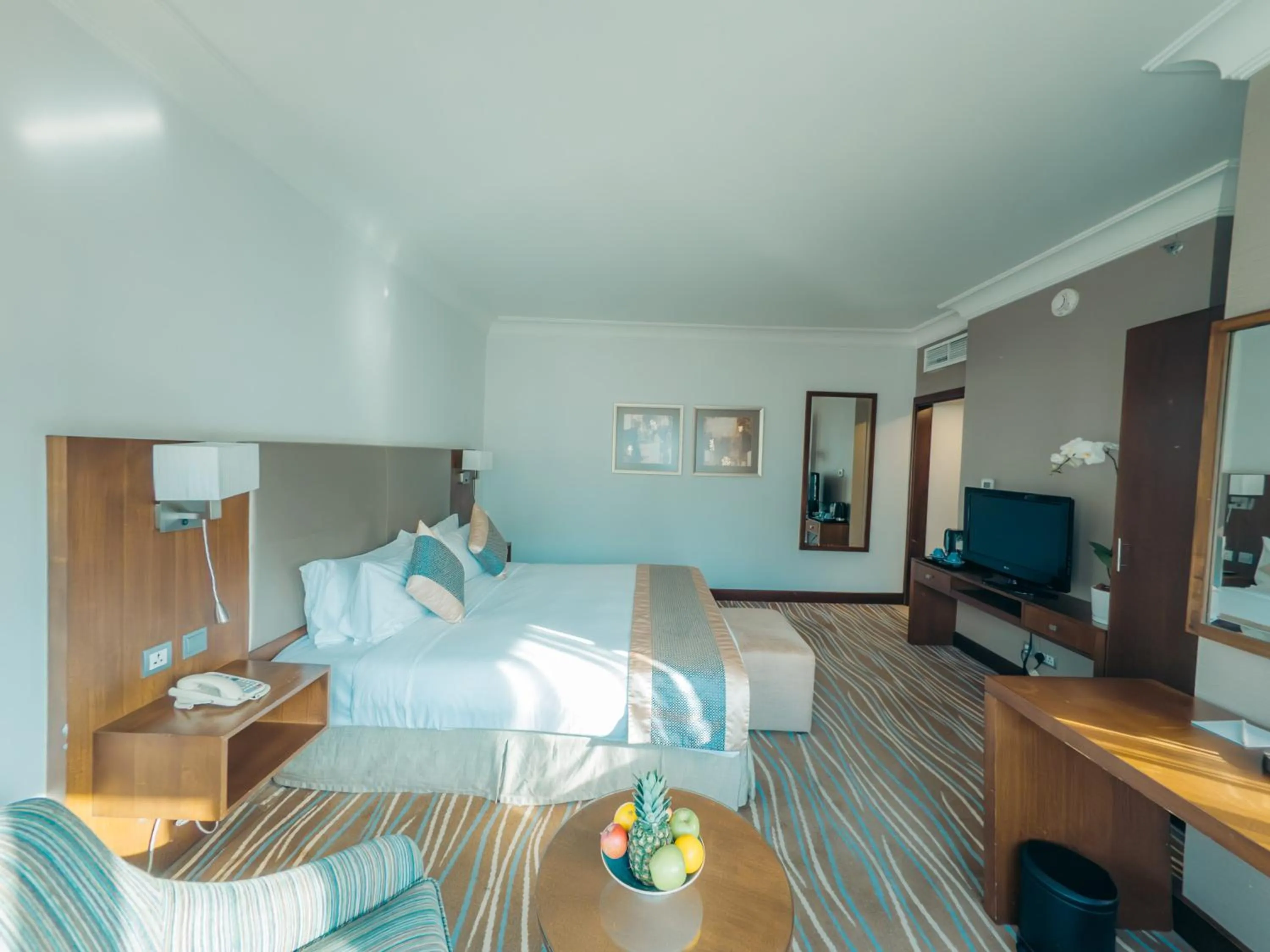 Bed in Copthorne Downtown by Millennium