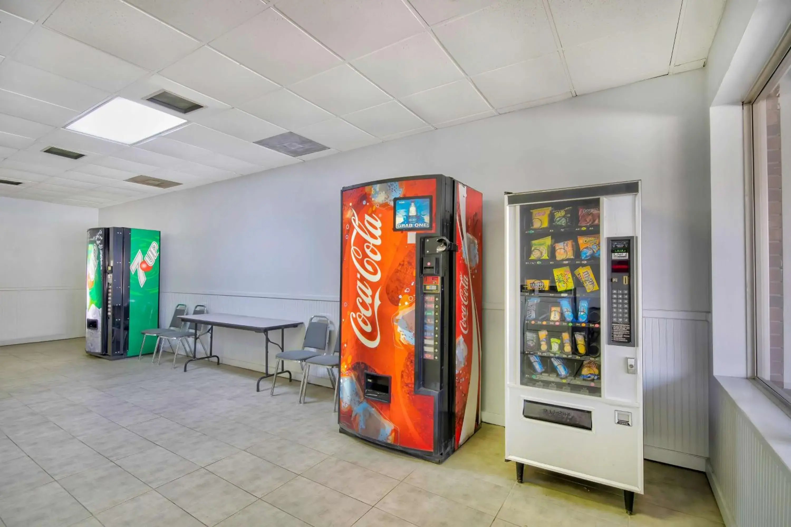 Property building in Studio 6 Rosenberg TX Property building in Studio 6 Rosenberg TX