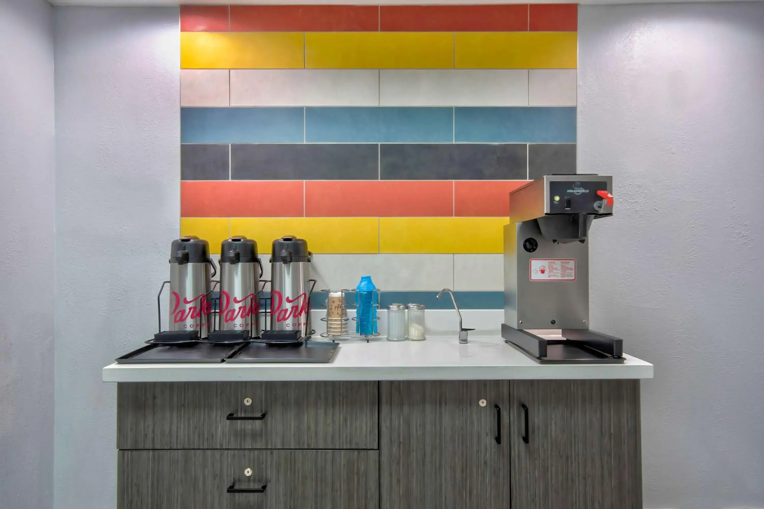 Property building in Studio 6 Rosenberg TX Property building in Studio 6 Rosenberg TX