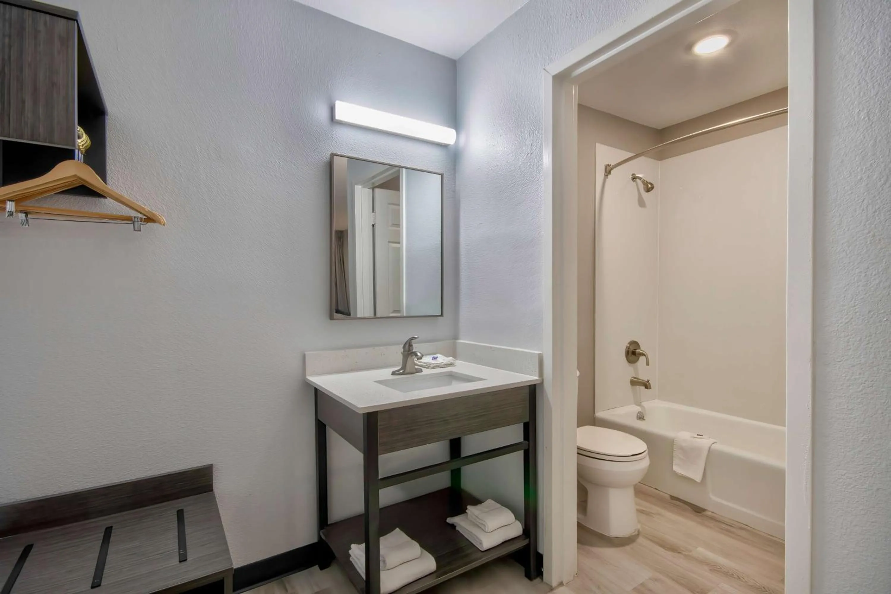 Bathroom in Studio 6 Rosenberg TX