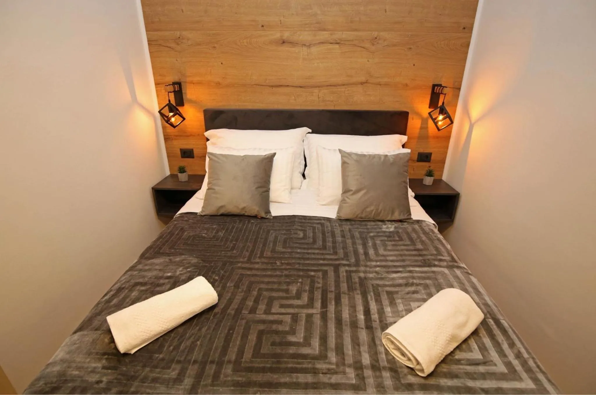 Bed in Apartmani Krka Rooms