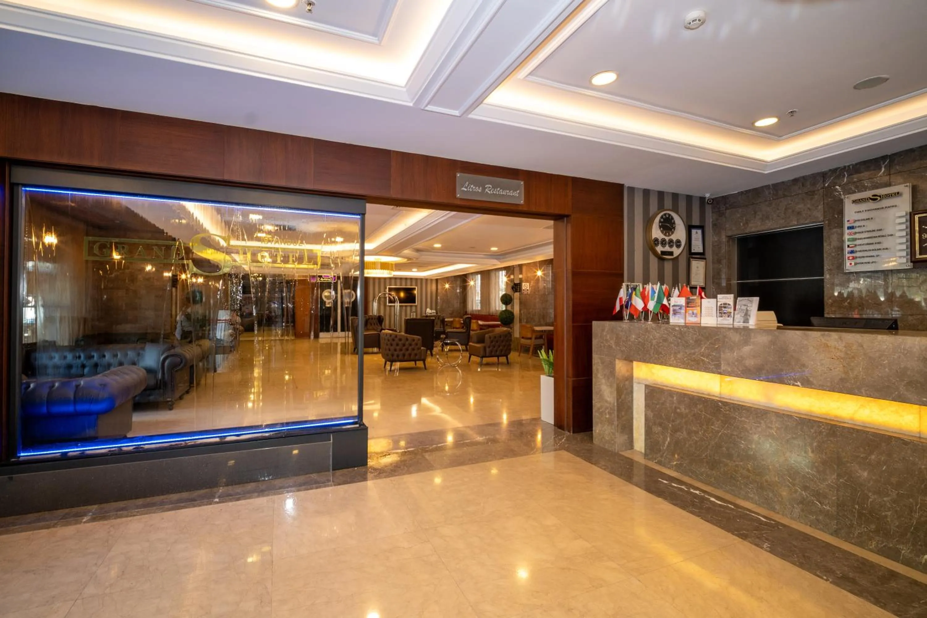 Lobby or reception in Grand S Hotel