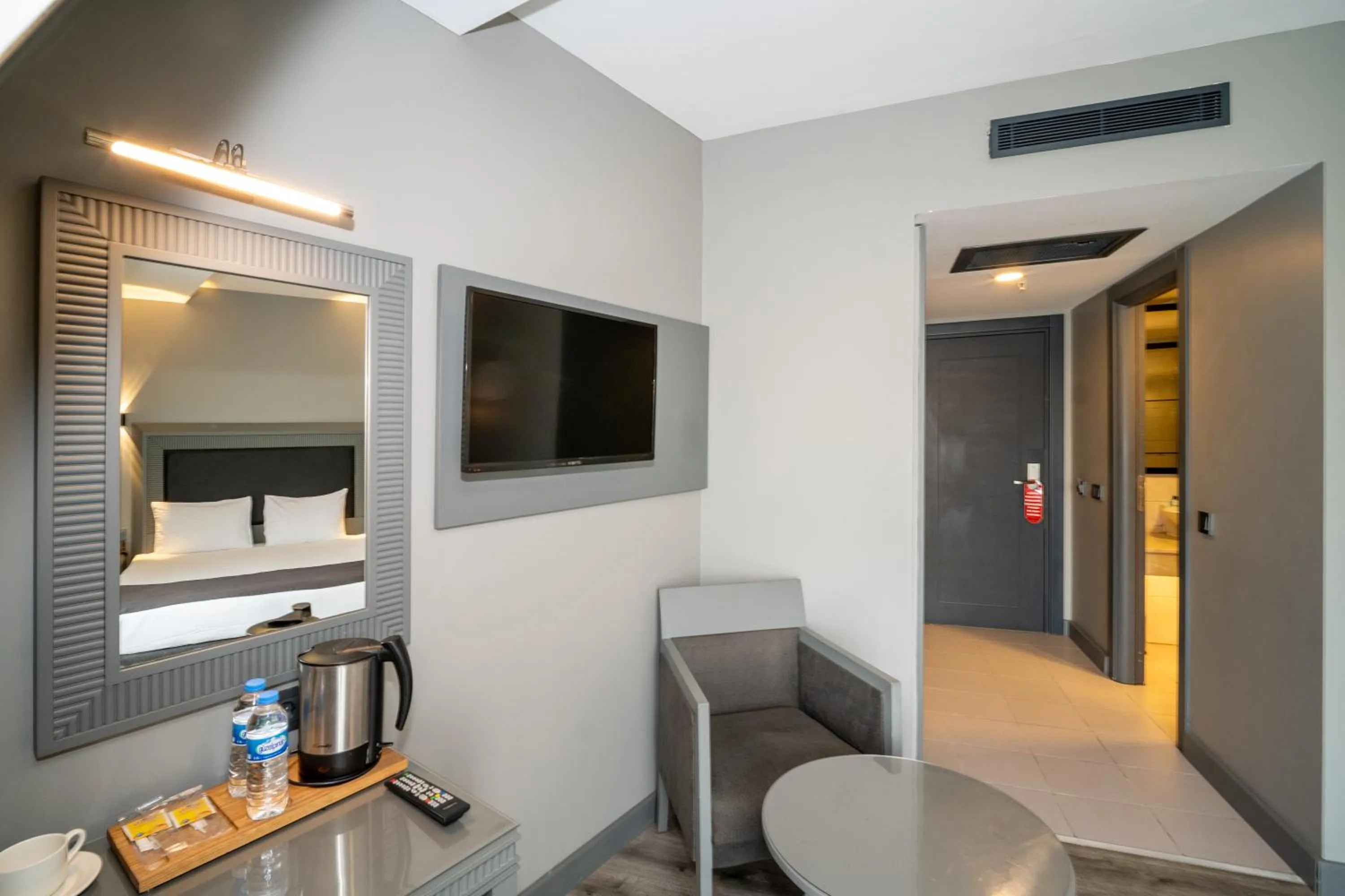 TV and multimedia in Grand S Hotel