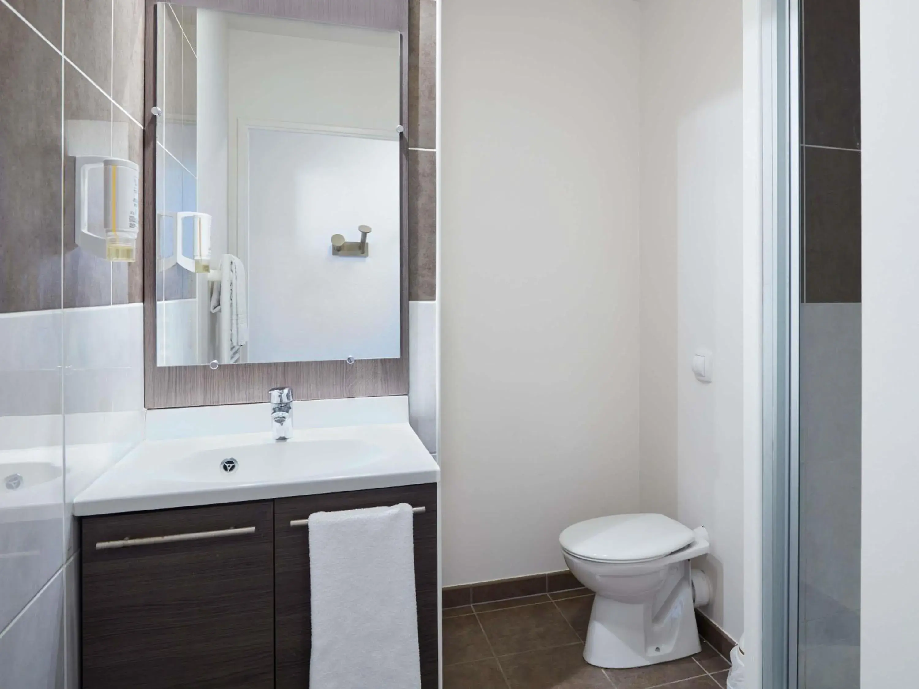 Bedroom in Aparthotel Adagio Access Poitiers Bedroom in Aparthotel Adagio Access Poitiers