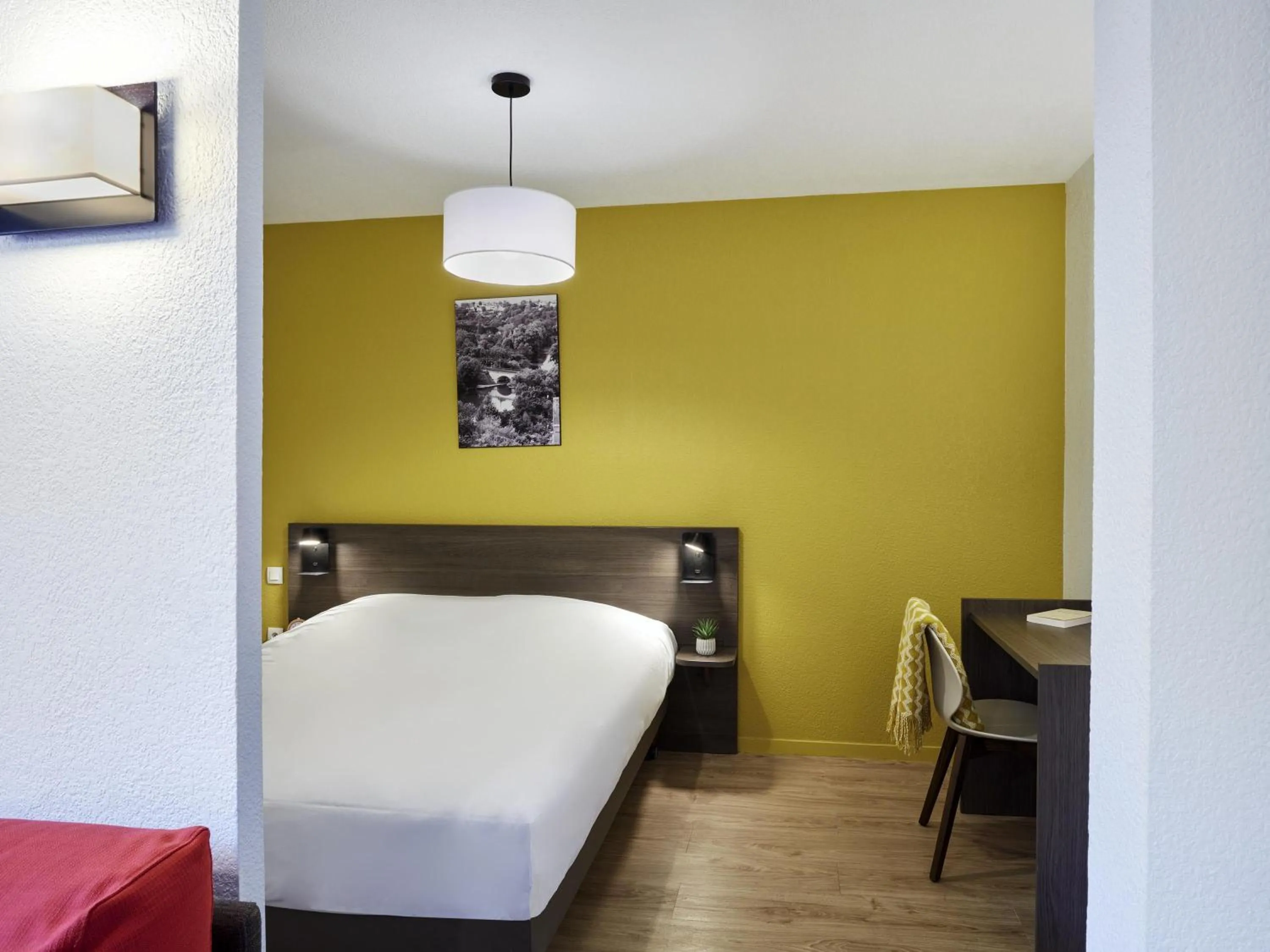 Bedroom, Bed in Aparthotel Adagio Access Poitiers