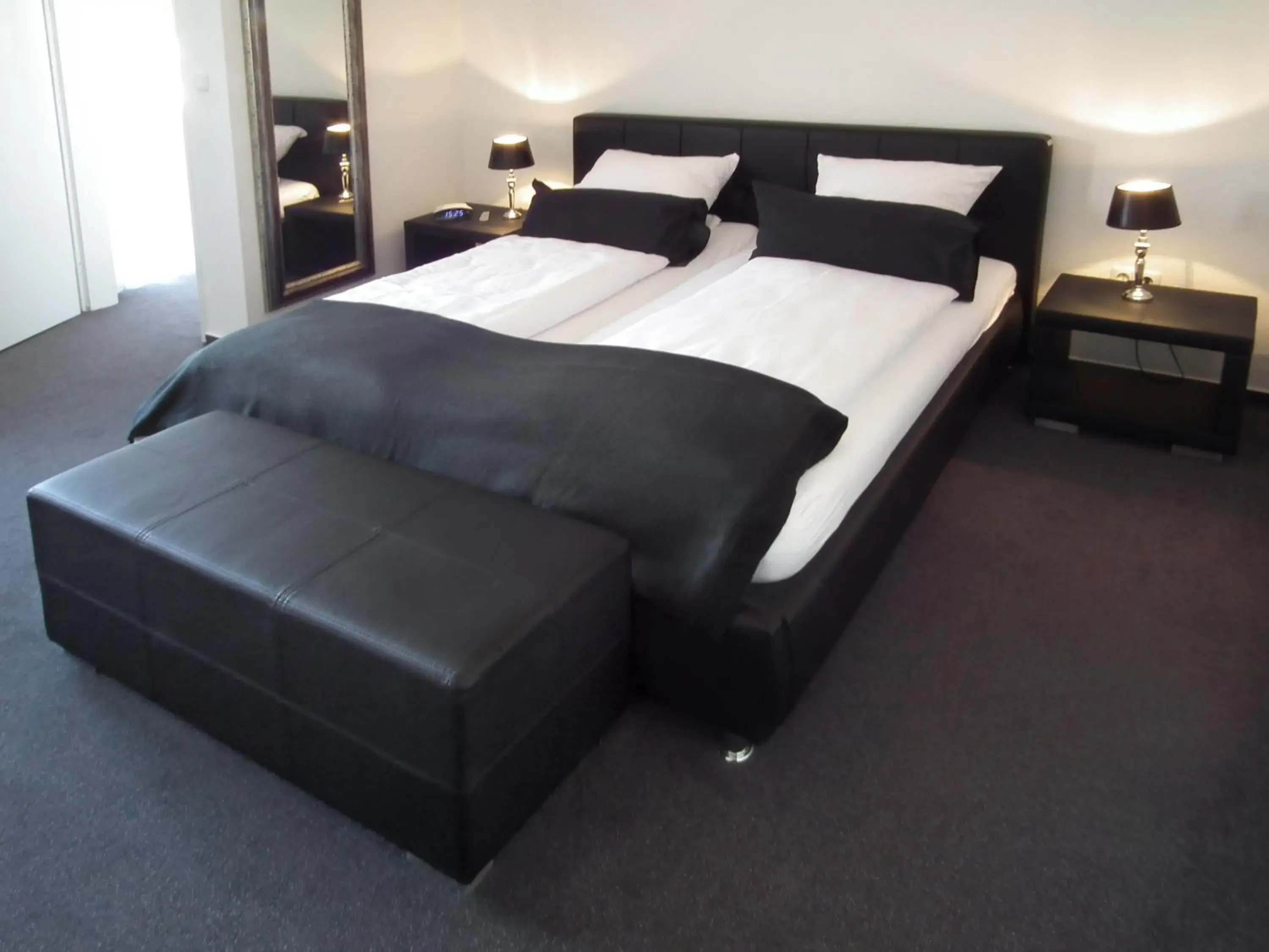 Comfort Double Room with Waterbed and Balcony in Hotel Stadt Coblenz Comfort Double Room with Waterbed and Balcony in Hotel Stadt Coblenz