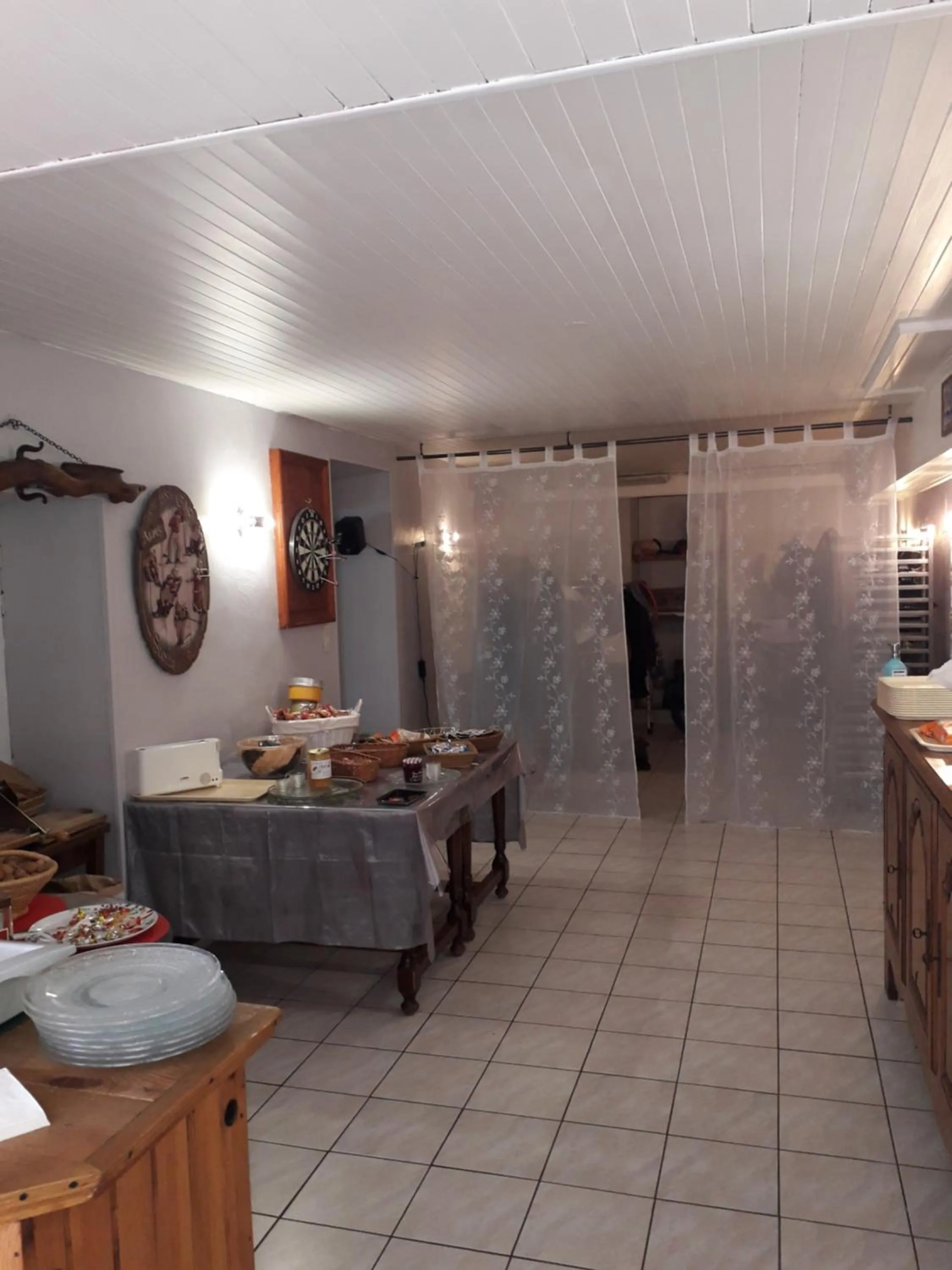 Food and drinks, Bed in Pension Saint Antoine