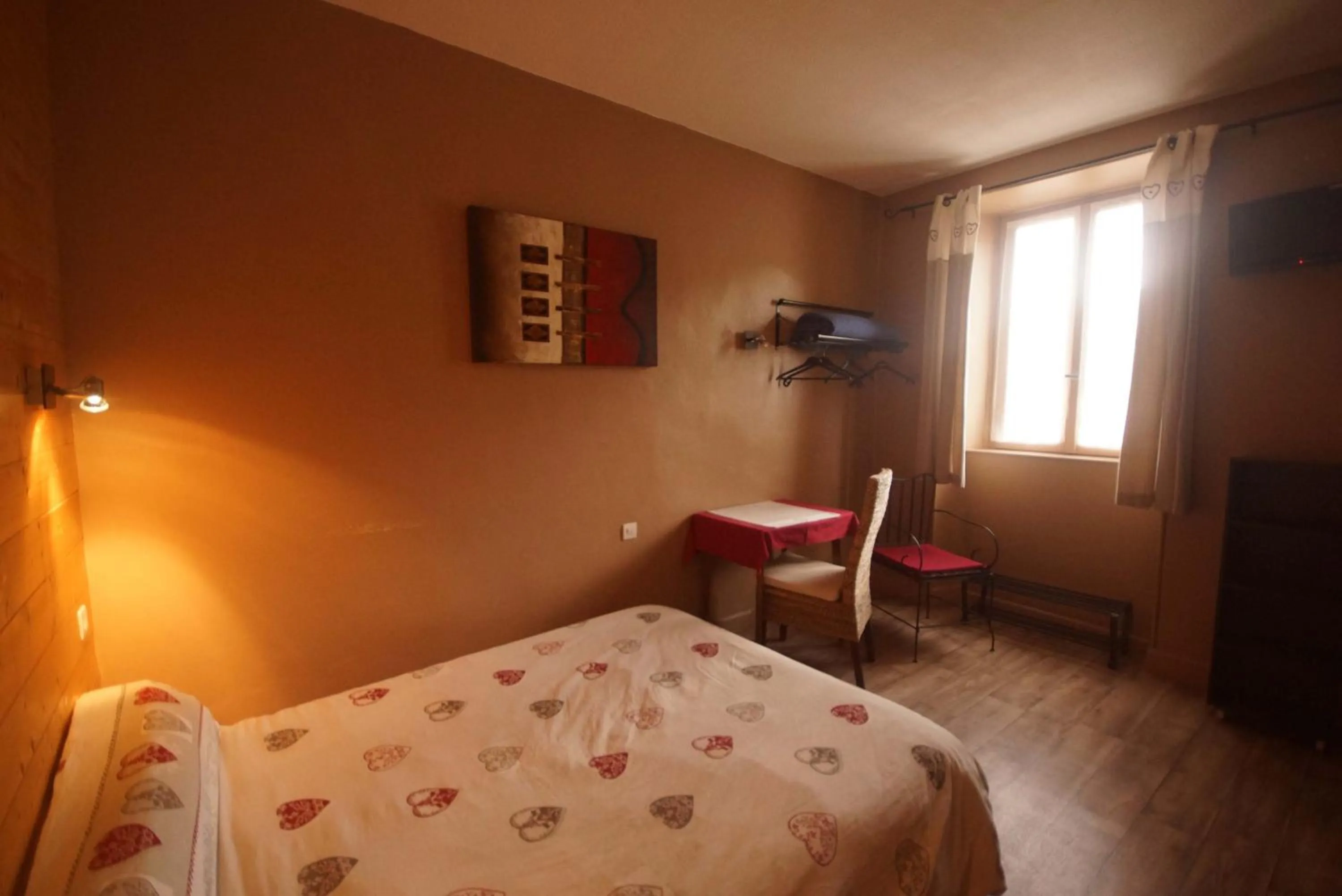 Photo of the whole room, Bed in Pension Saint Antoine