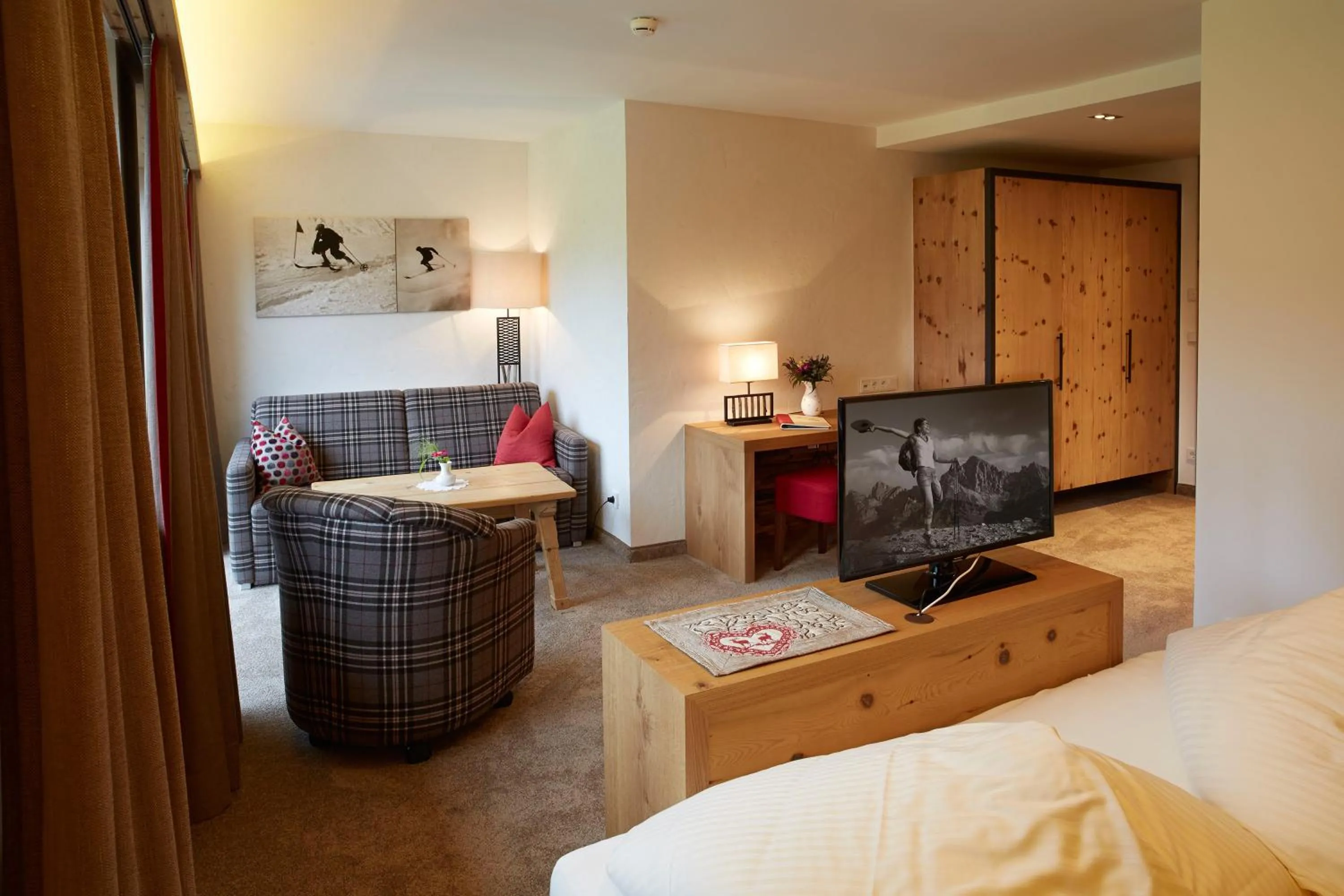 Almhotel Told
