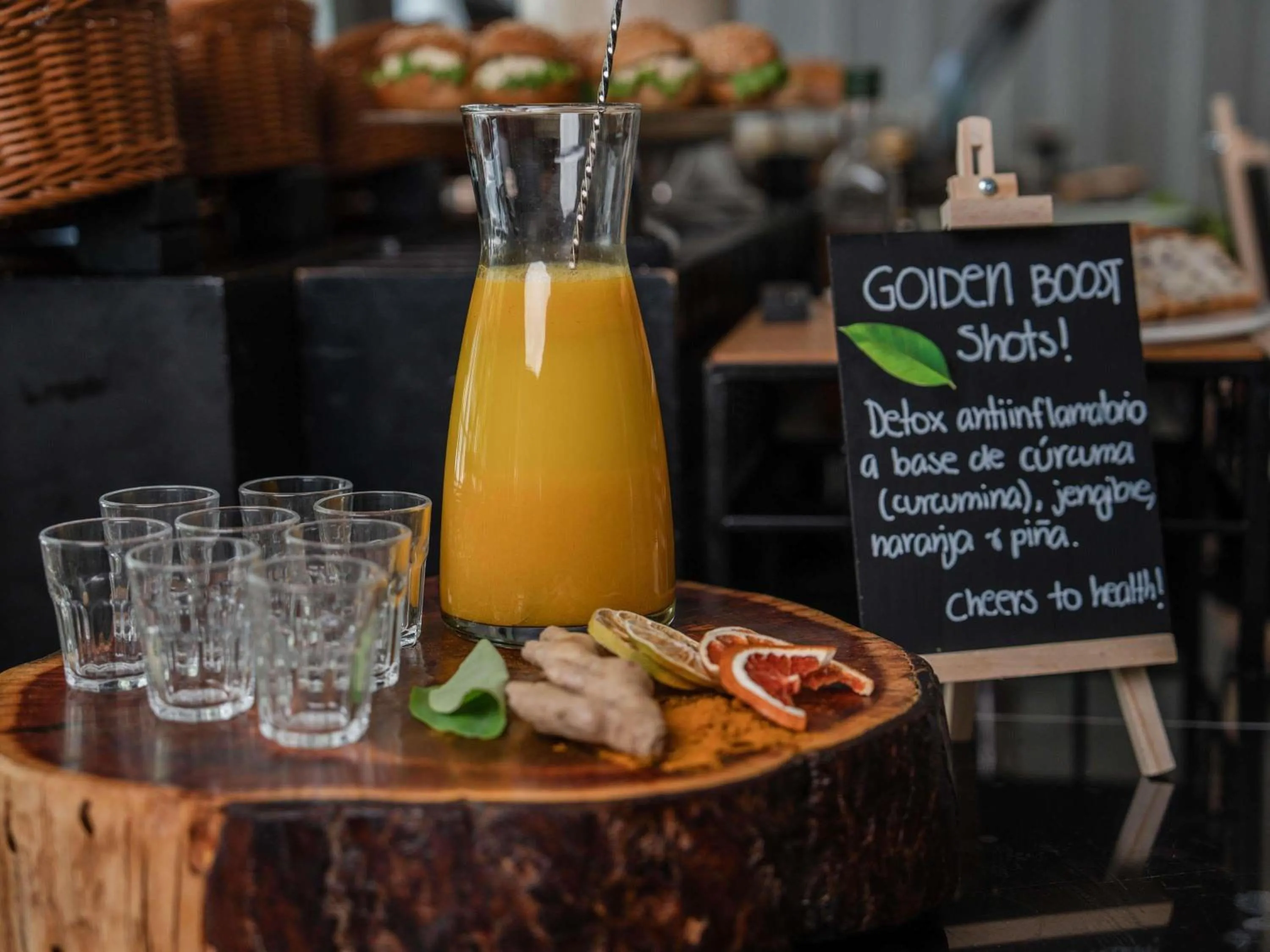 Restaurant/places to eat in Novotel Lima San Isidro