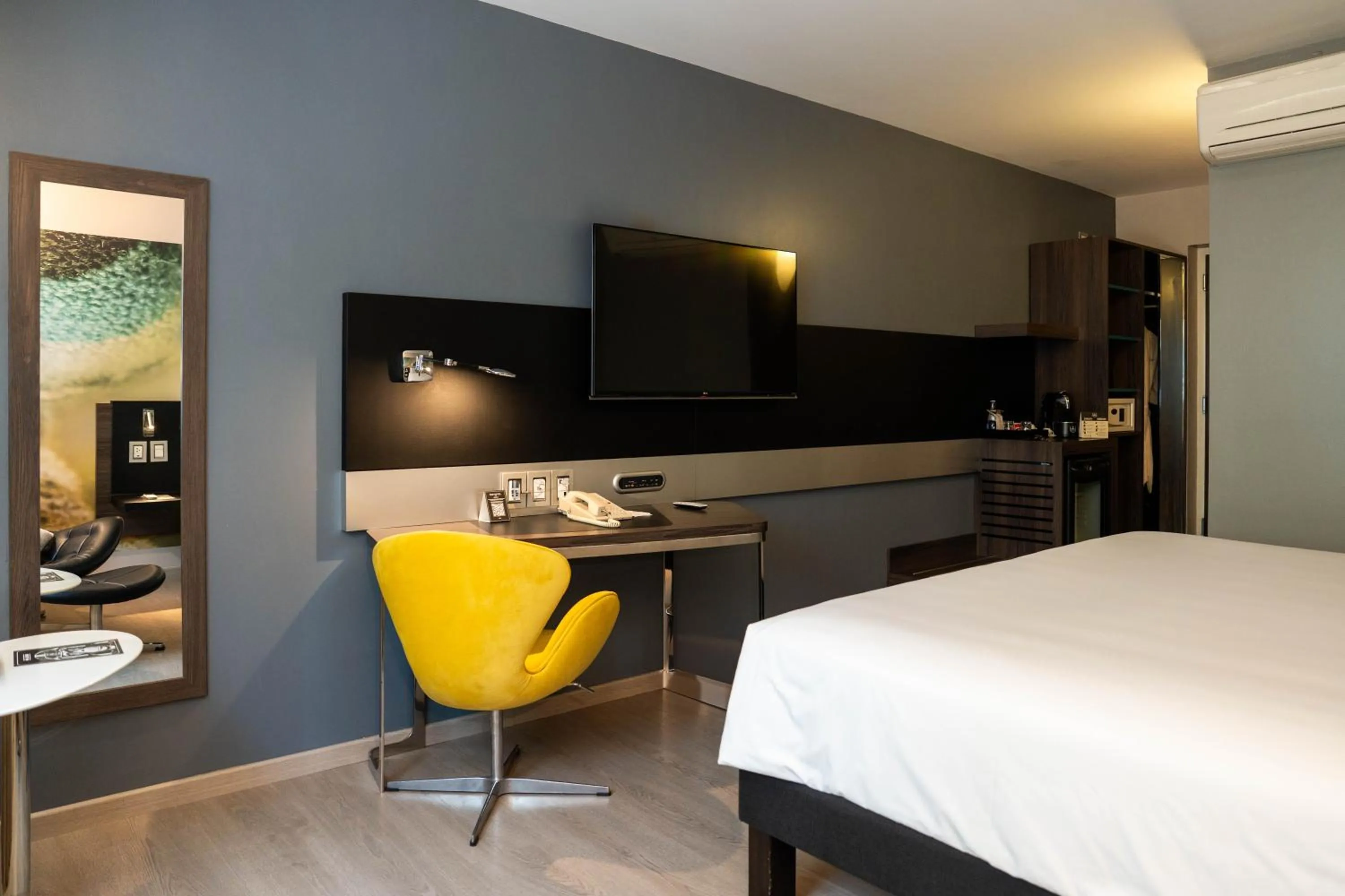 People in Novotel Lima San Isidro