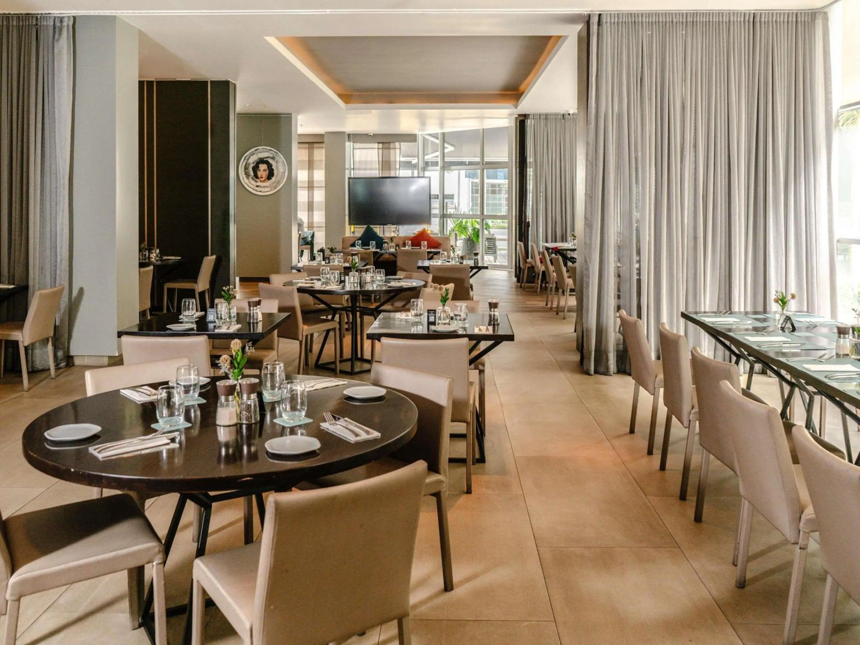 Restaurant/places to eat in Novotel Lima San Isidro