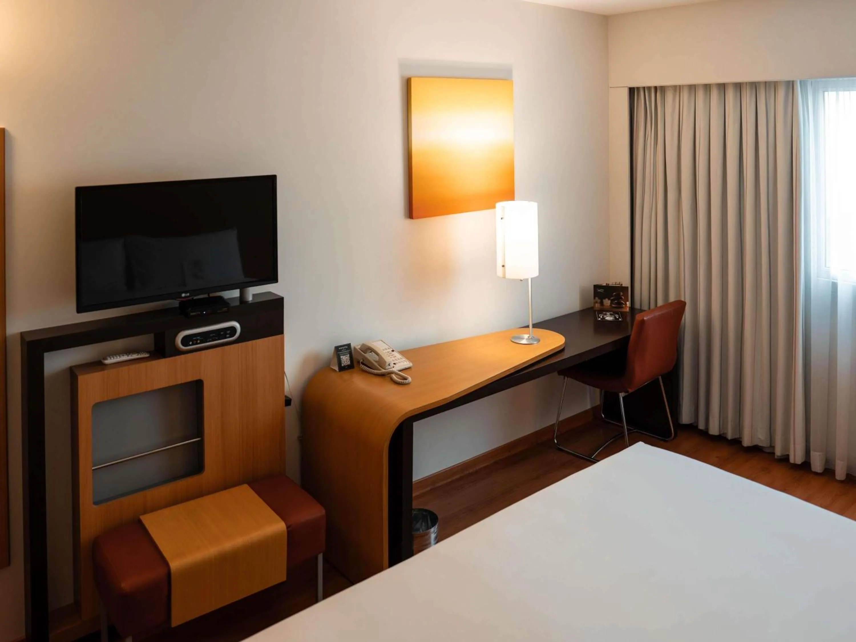 Bedroom, Bed in Novotel Lima San Isidro