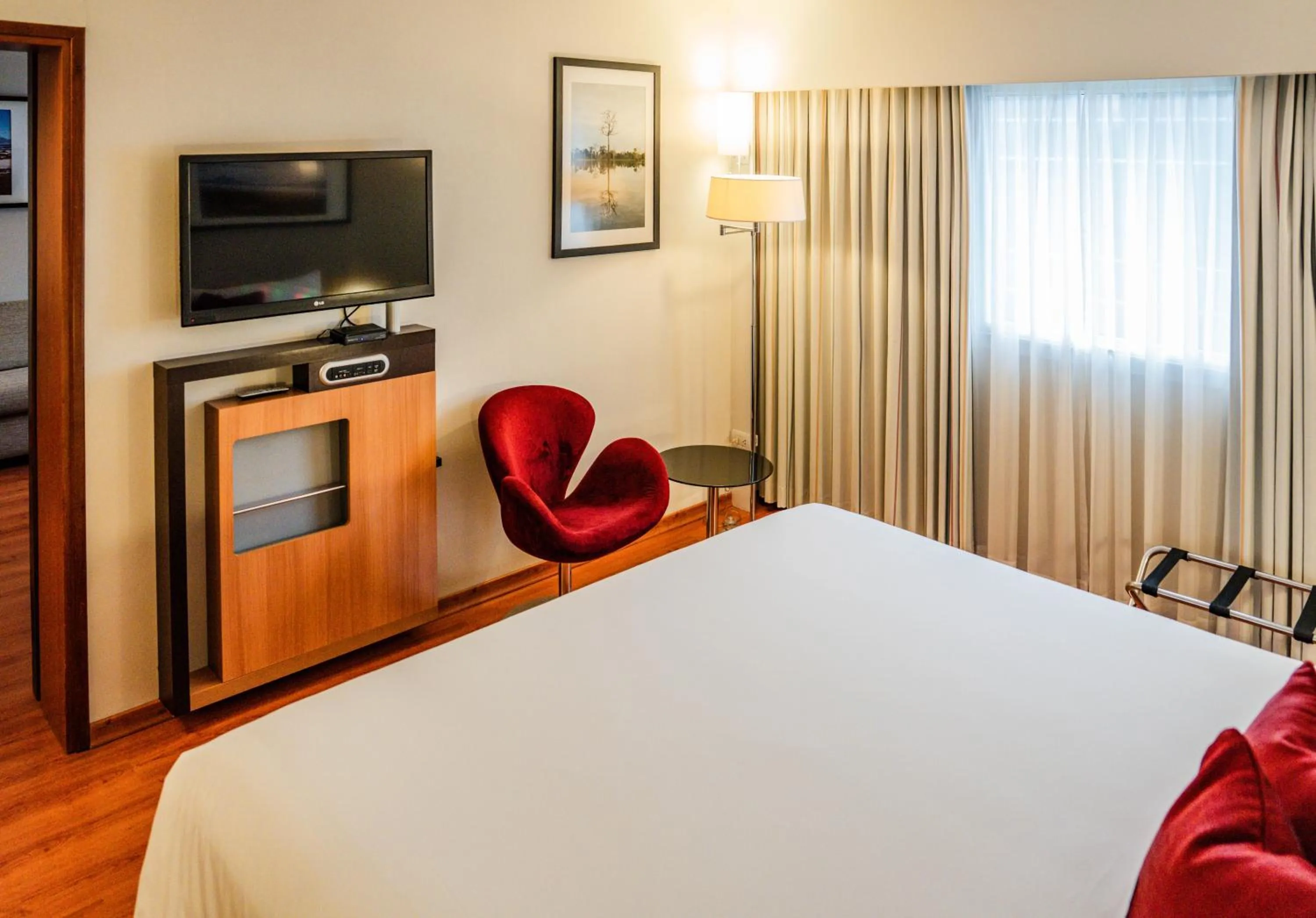 Bedroom, Bed in Novotel Lima San Isidro