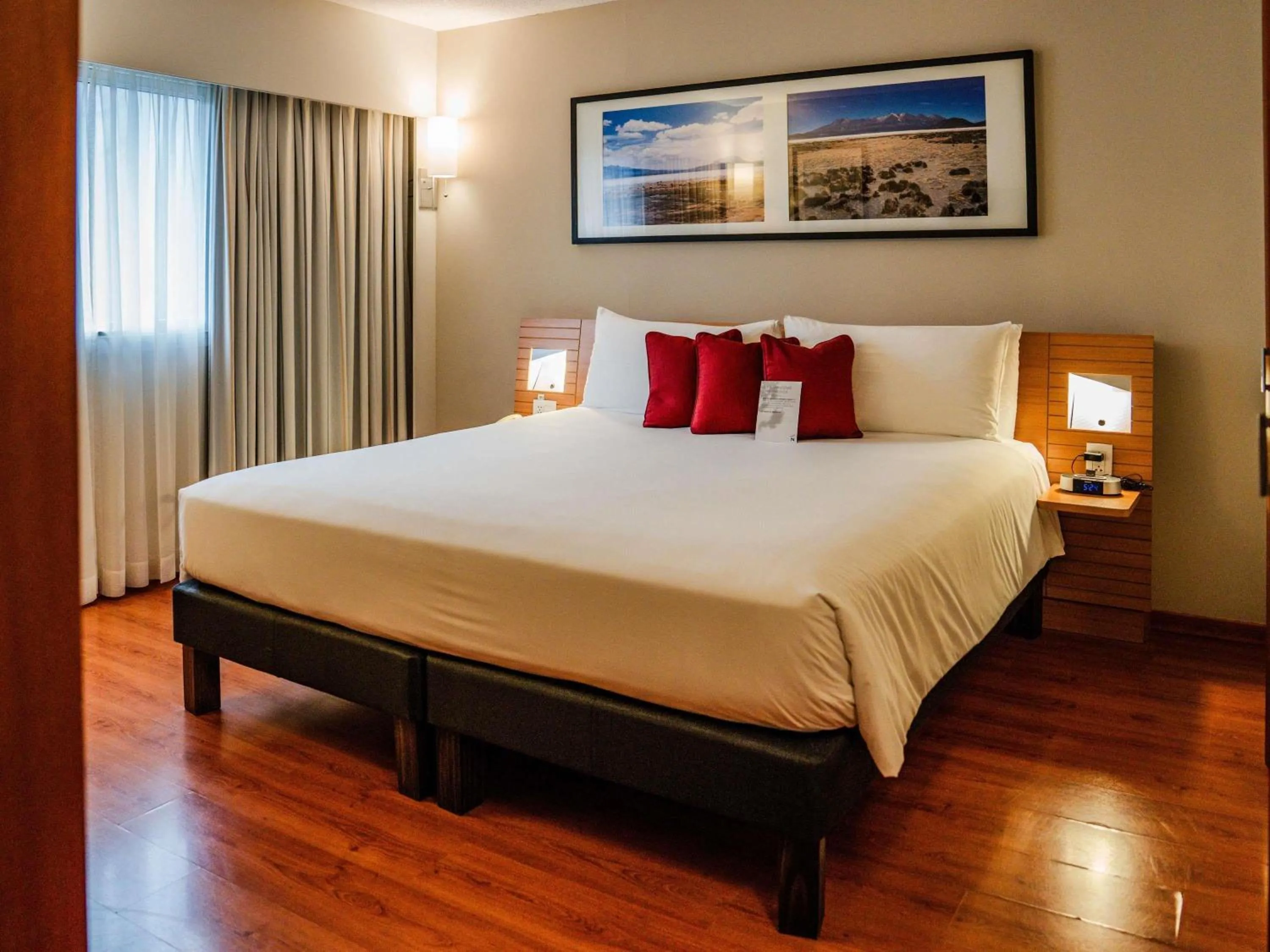 Bedroom, Bed in Novotel Lima San Isidro