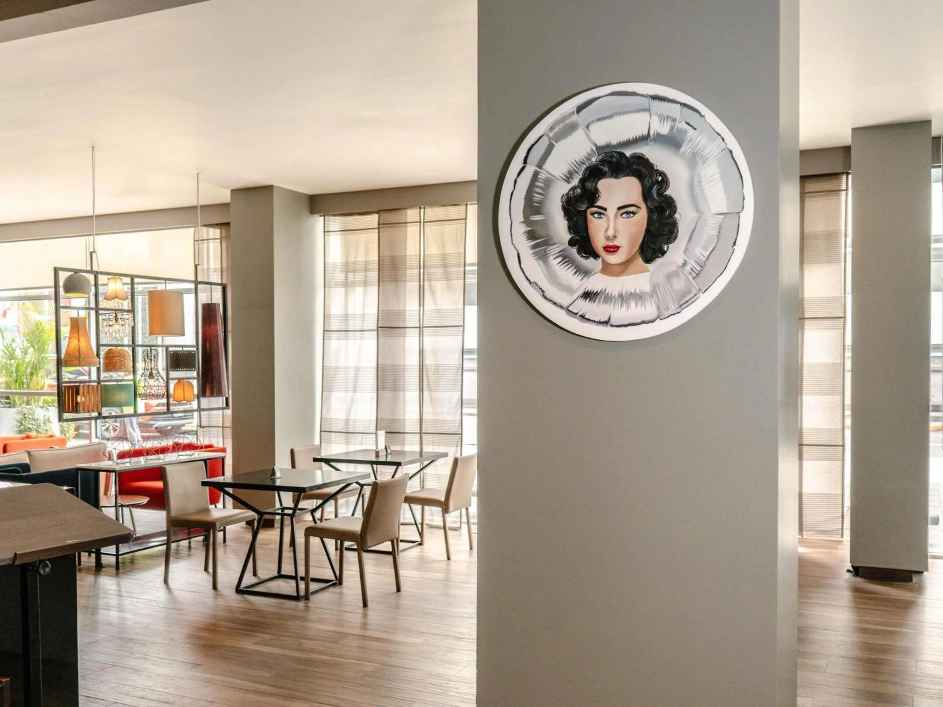 Restaurant/places to eat in Novotel Lima San Isidro