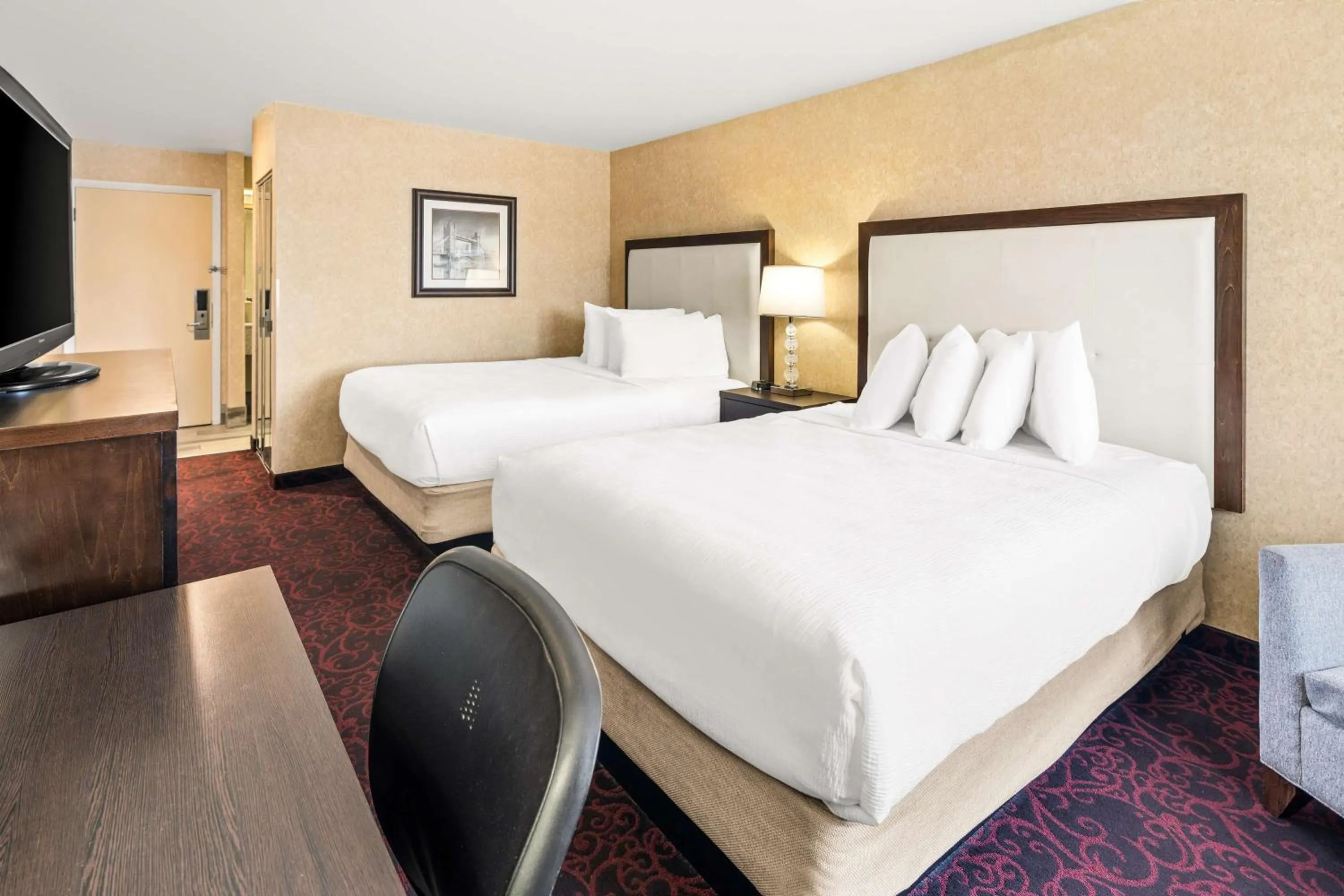 Bedroom, Bed in Best Western Coral Hills