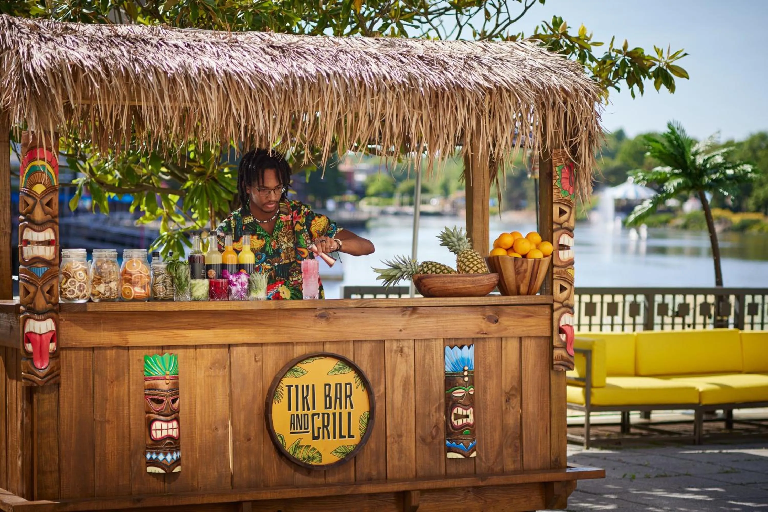 Lounge or bar in Gaithersburg Marriott Washingtonian Center