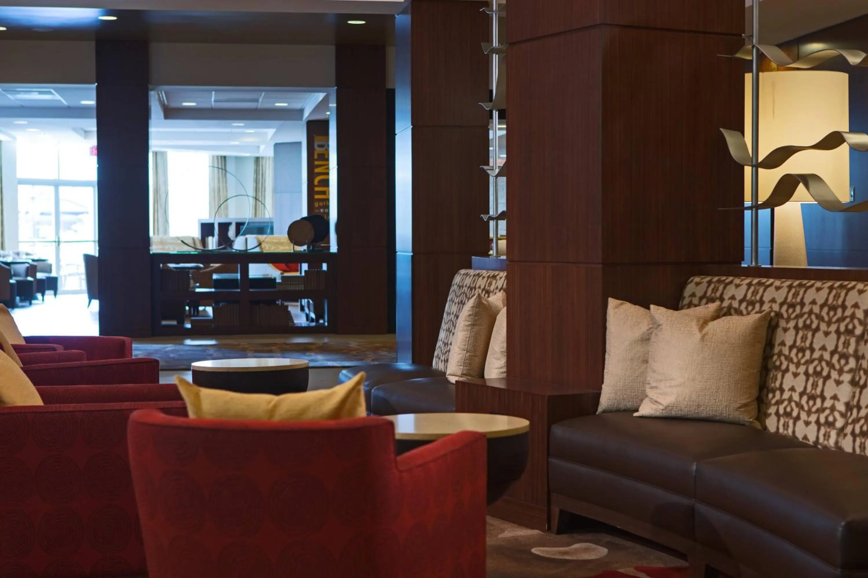 Lobby or reception in Gaithersburg Marriott Washingtonian Center