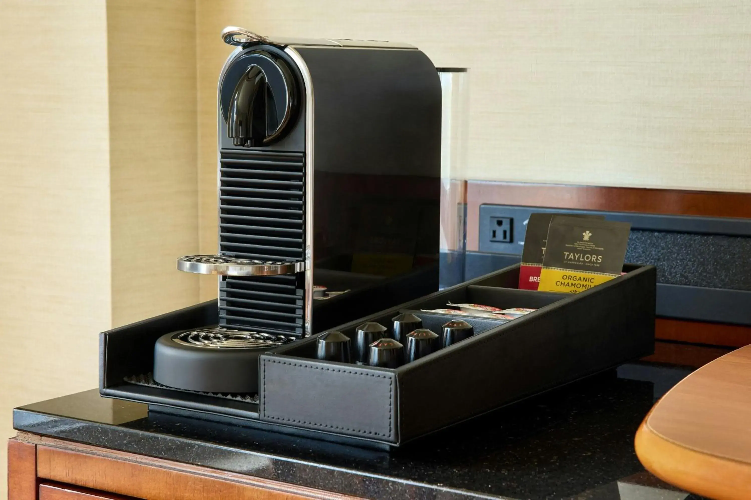 Premium King Room in Gaithersburg Marriott Washingtonian Center Premium King Room in Gaithersburg Marriott Washingtonian Center