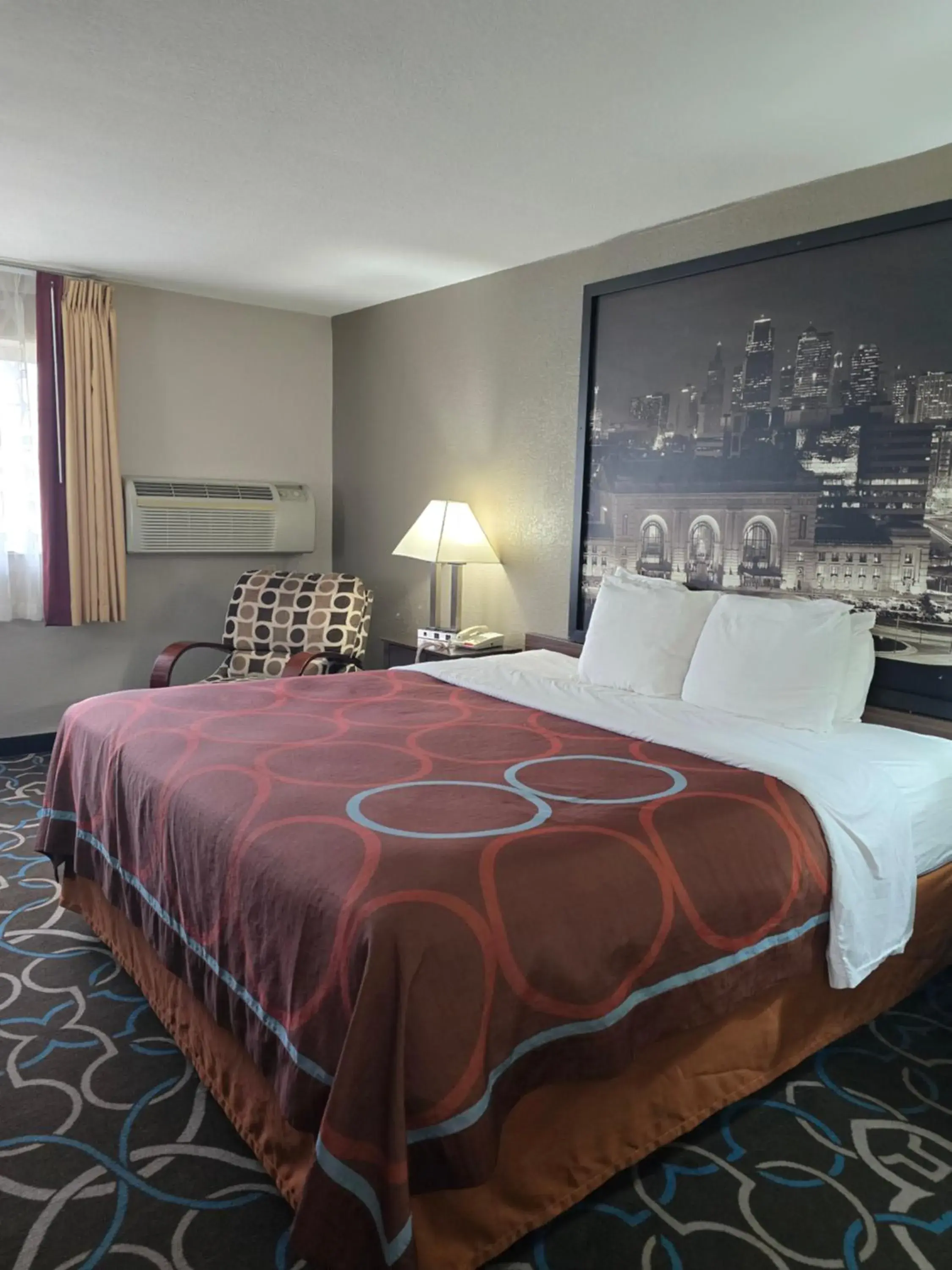 Bed in Super 8 by Wyndham Kansas City Bed in Super 8 by Wyndham Kansas City