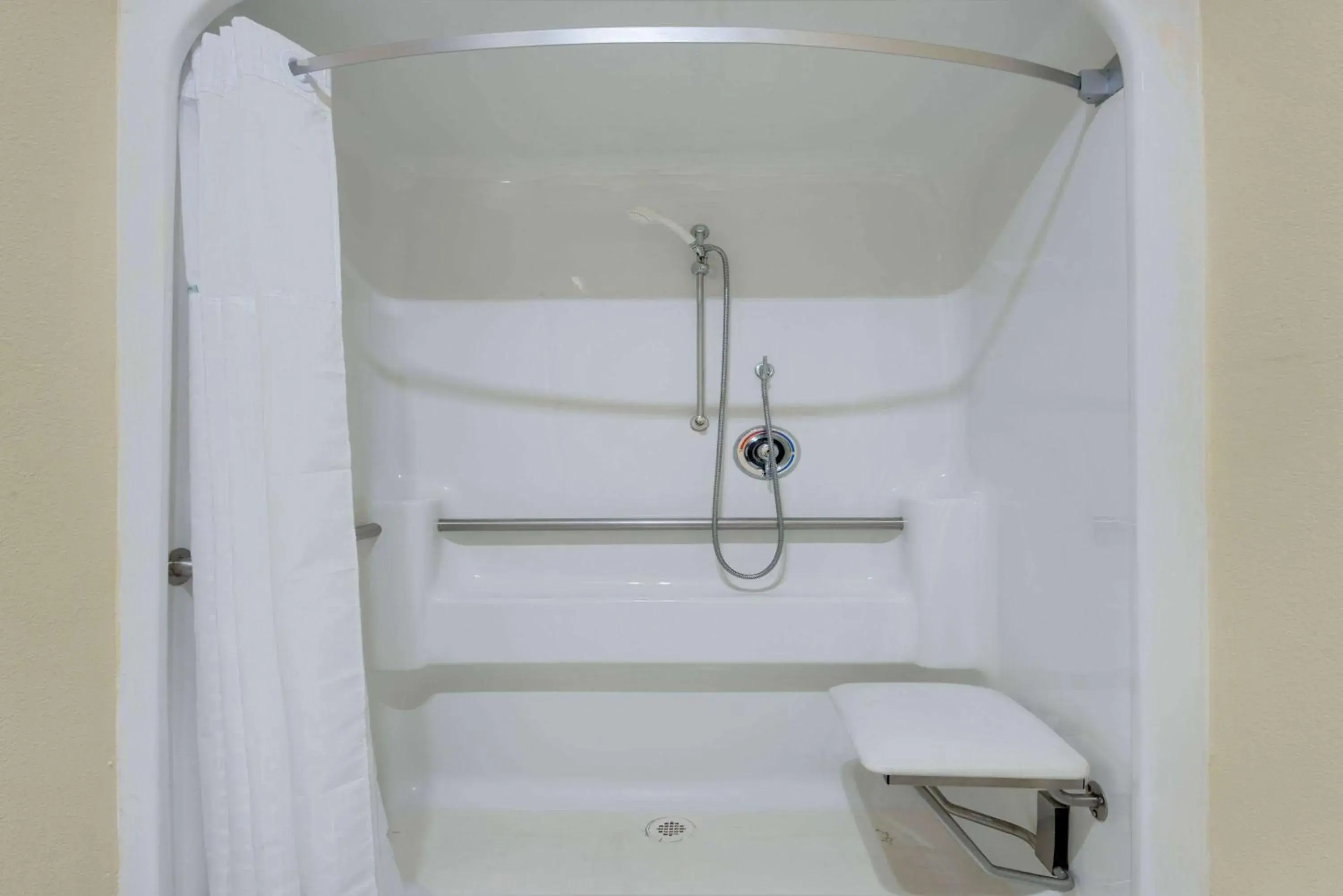 Photo of the whole room in Super 8 by Wyndham Kansas City Photo of the whole room in Super 8 by Wyndham Kansas City