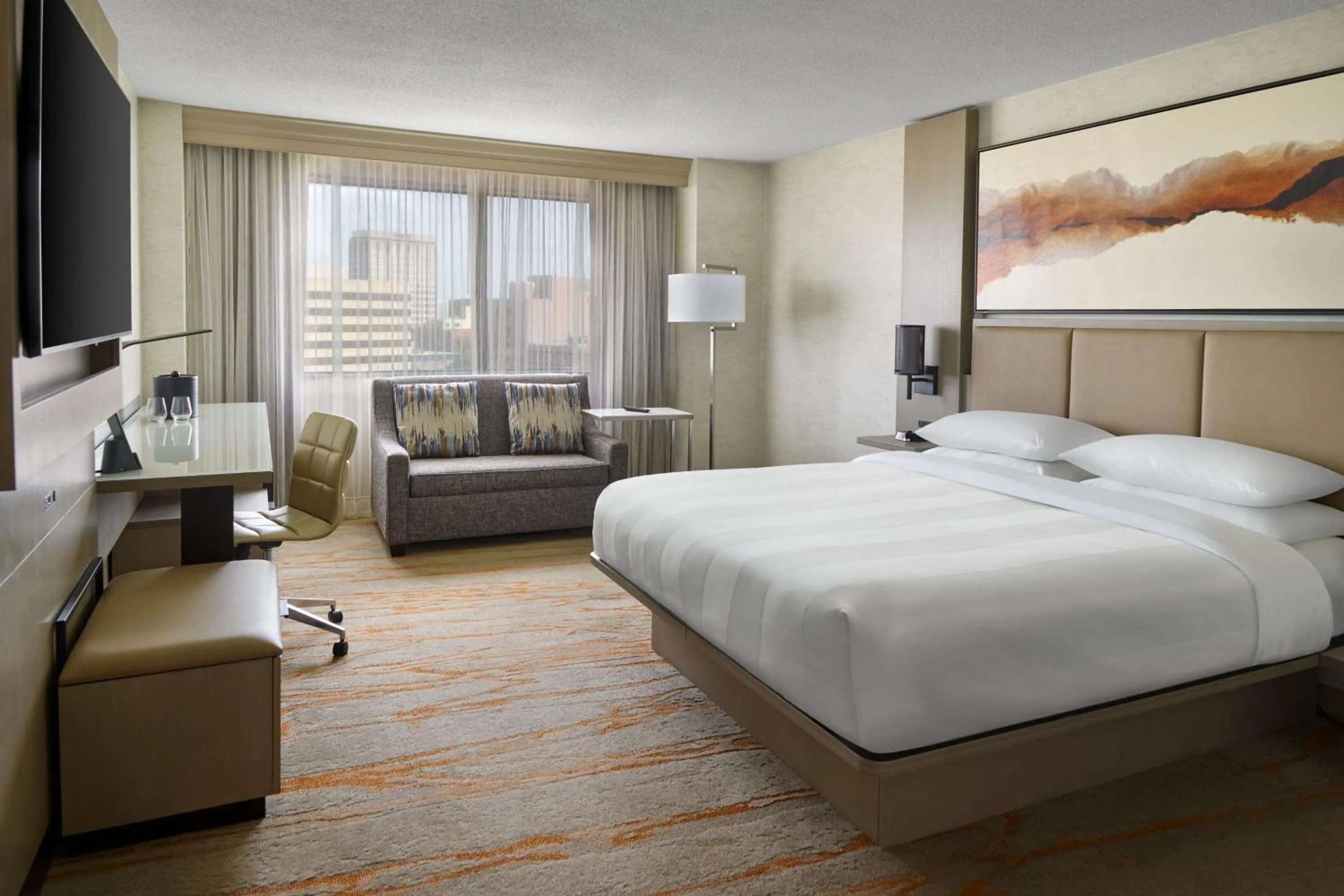 Photo of the whole room, Bed in Chattanooga Marriott Downtown