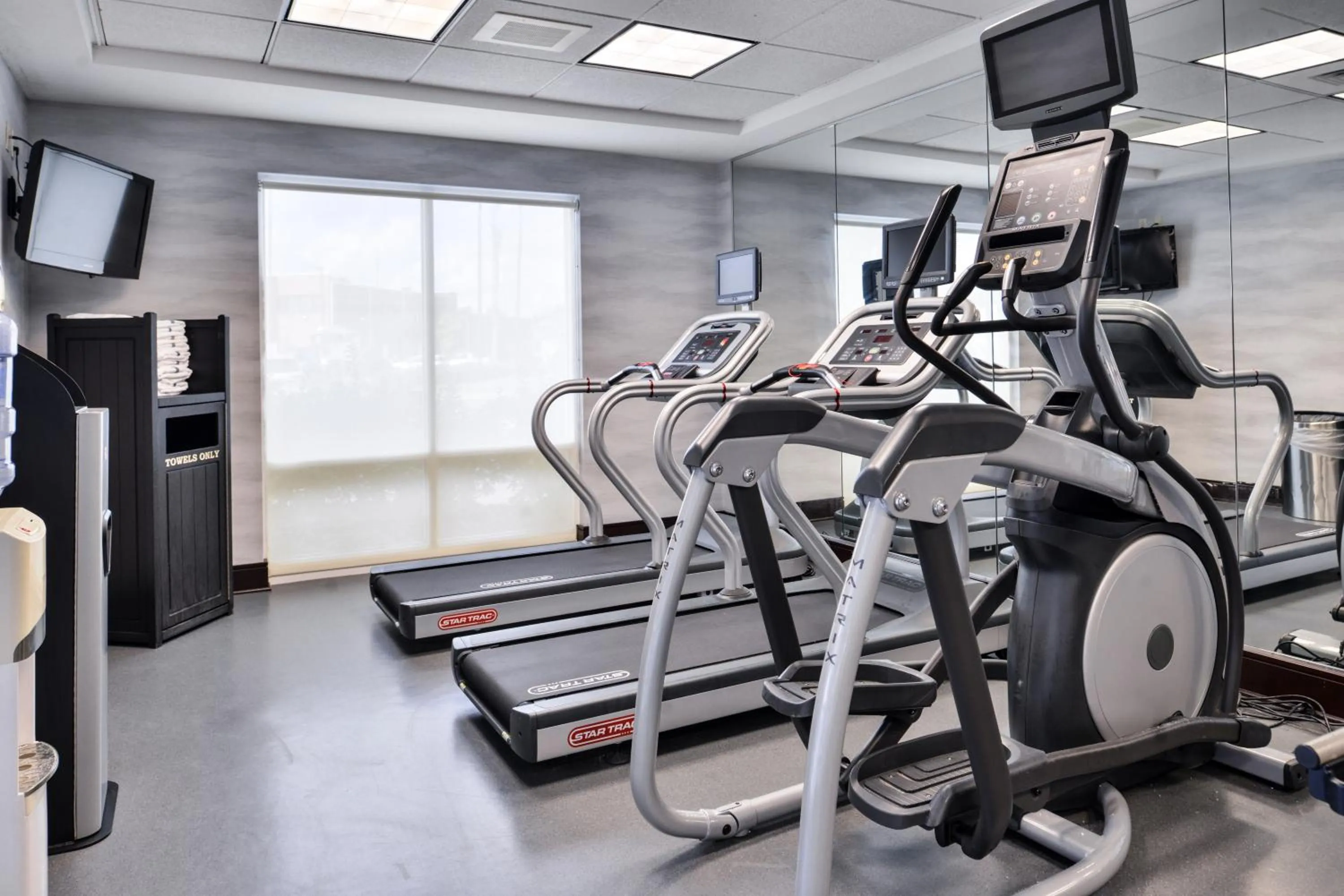 Fitness centre/facilities in Fairfield Inn and Suites by Marriott Birmingham Fultondale / I-65