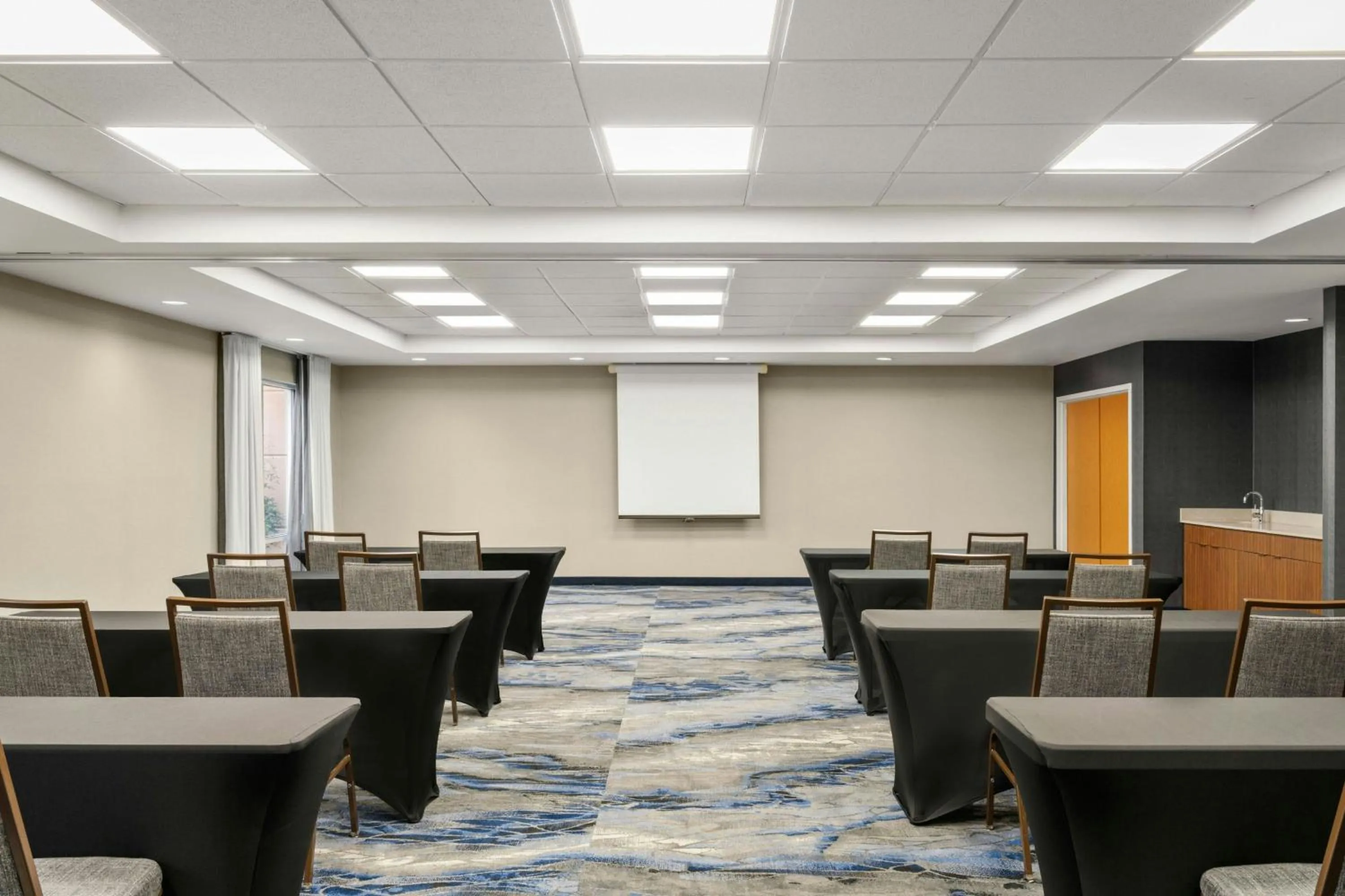 Meeting/conference room in Fairfield Inn and Suites by Marriott Birmingham Fultondale / I-65