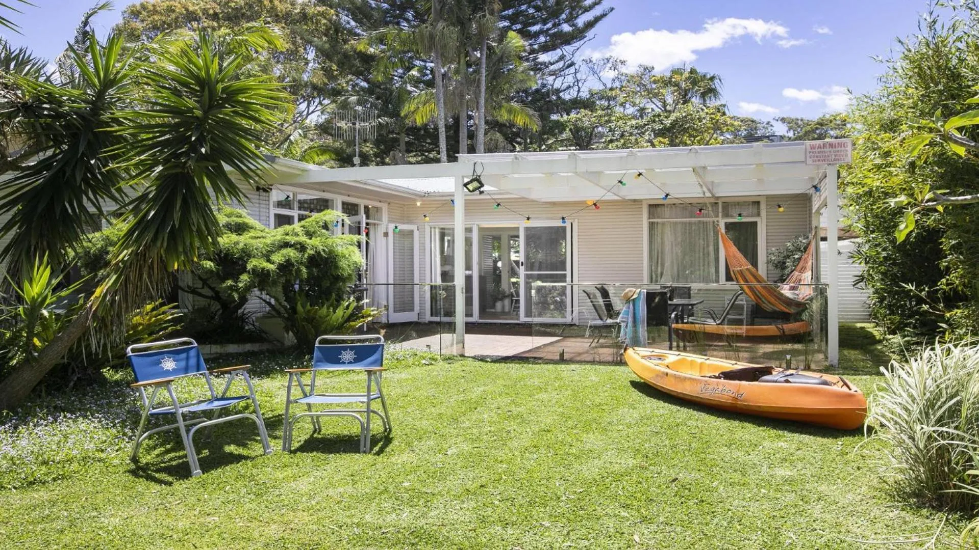 Wisteria Cottage on the Lagoon/Beach