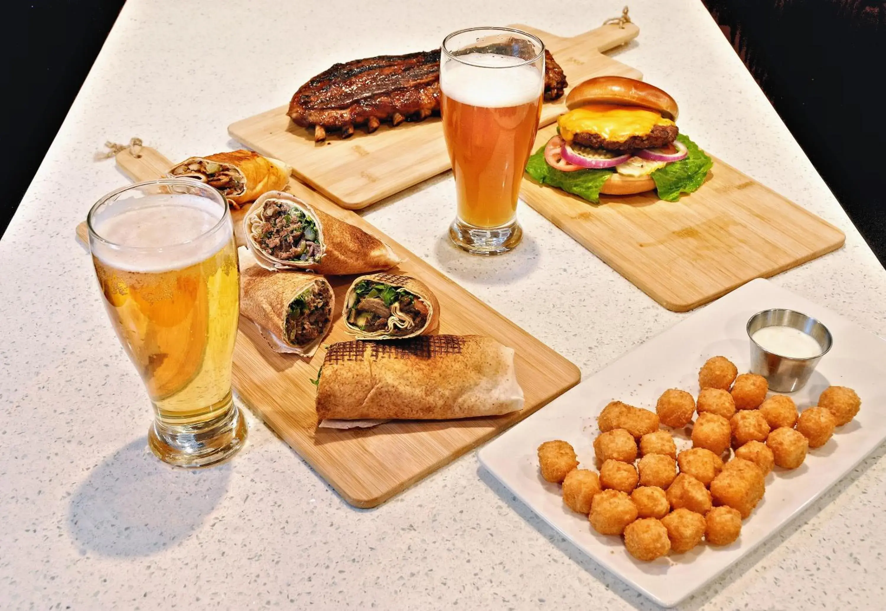 Restaurant/places to eat in Days Inn & Suites by Wyndham Roseville/Detroit Area Restaurant/places to eat in Days Inn & Suites by Wyndham Roseville/Detroit Area