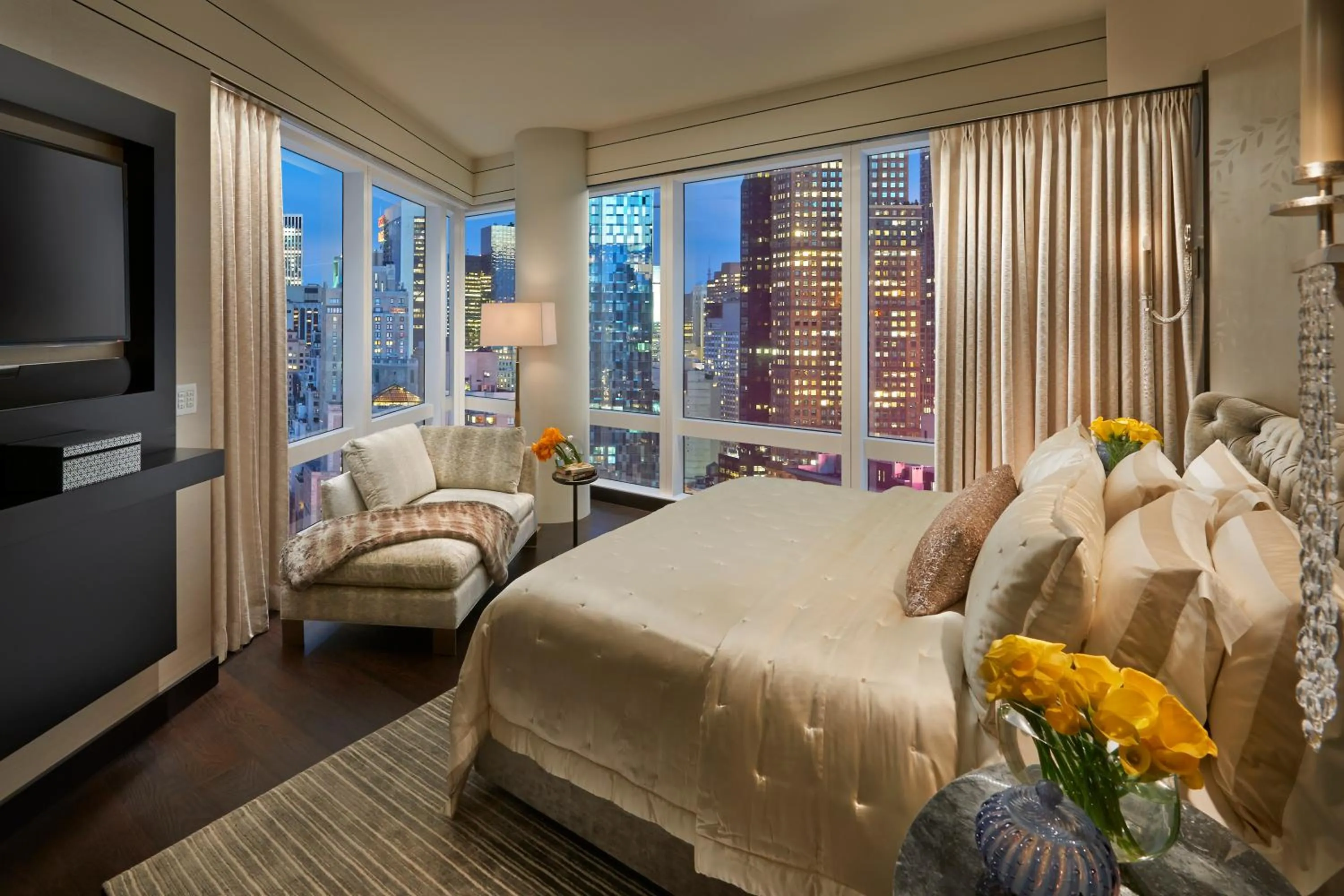 Bed in Mandarin Oriental, New York