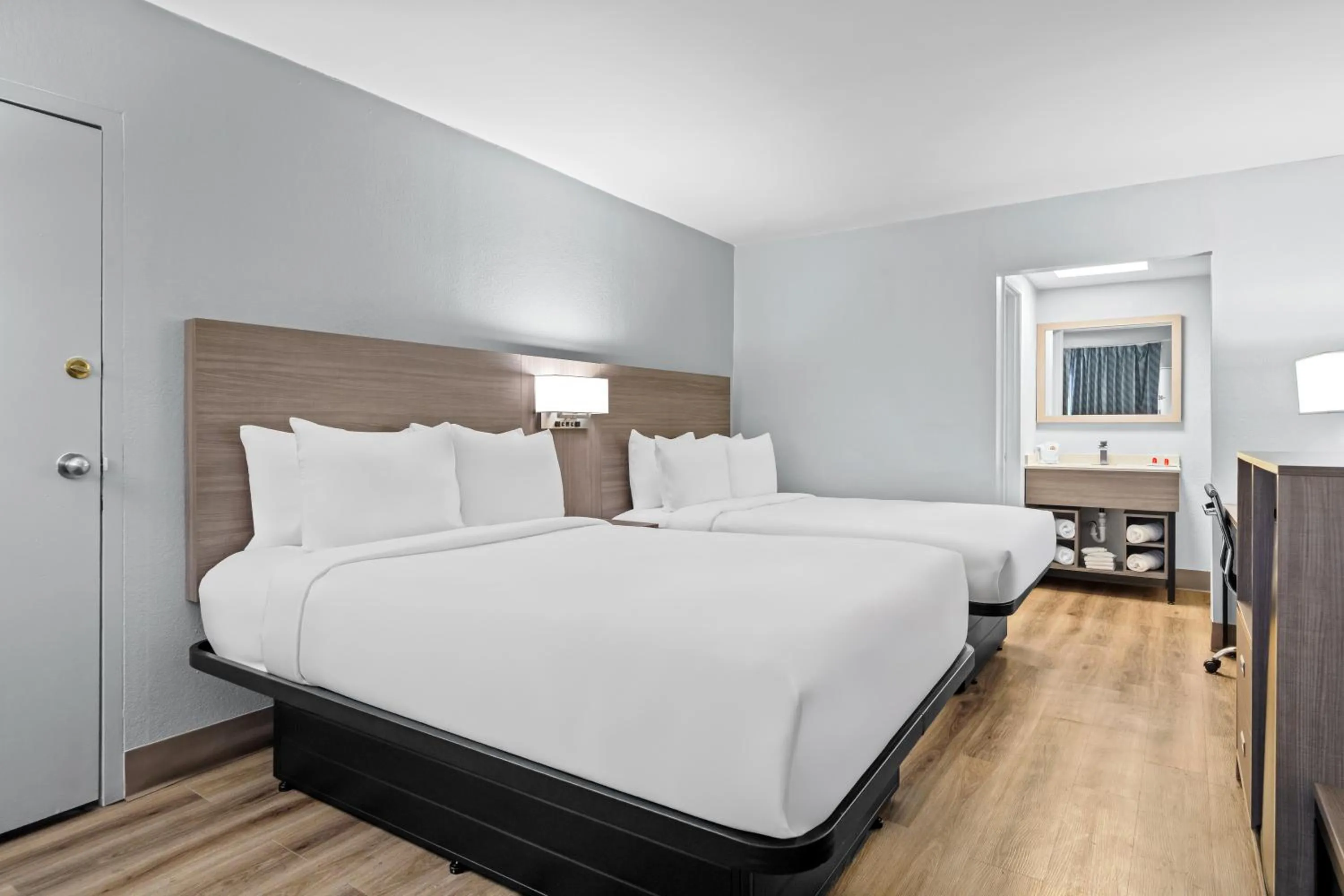 Bed in Econo Lodge Daytona Beach - Speedway